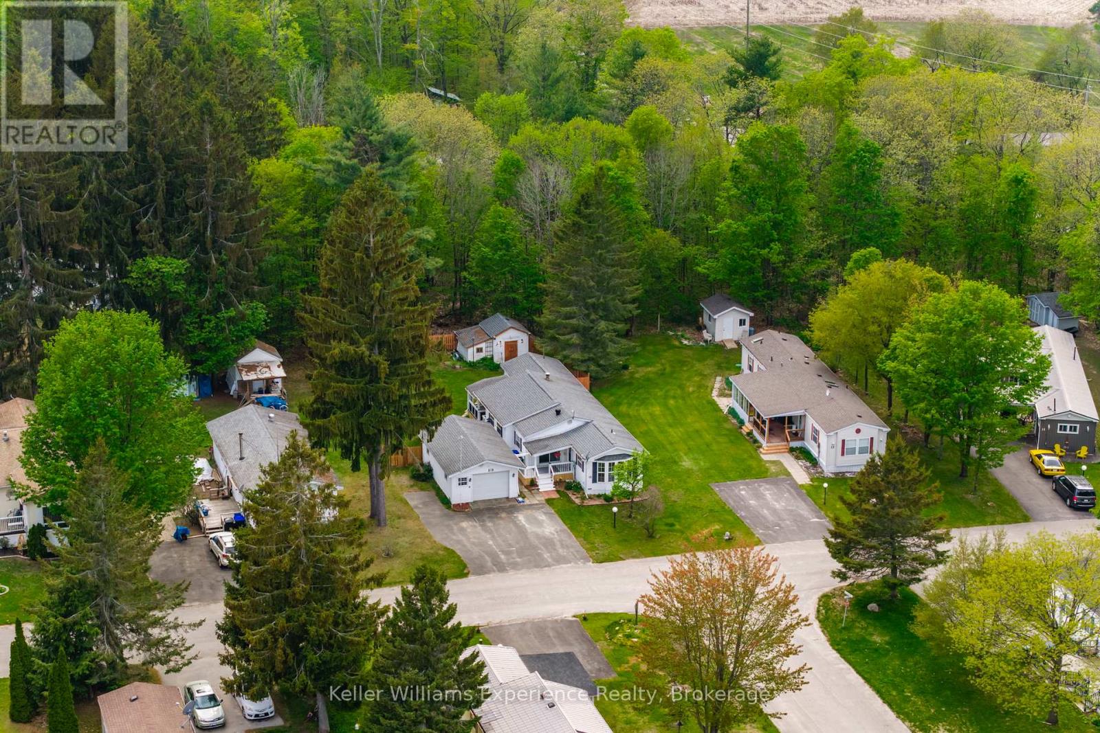 #15 5411 ELLIOTT SIDE ROAD - 35