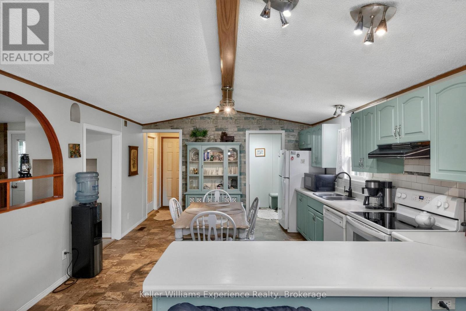 #15 5411 ELLIOTT SIDE ROAD - 8