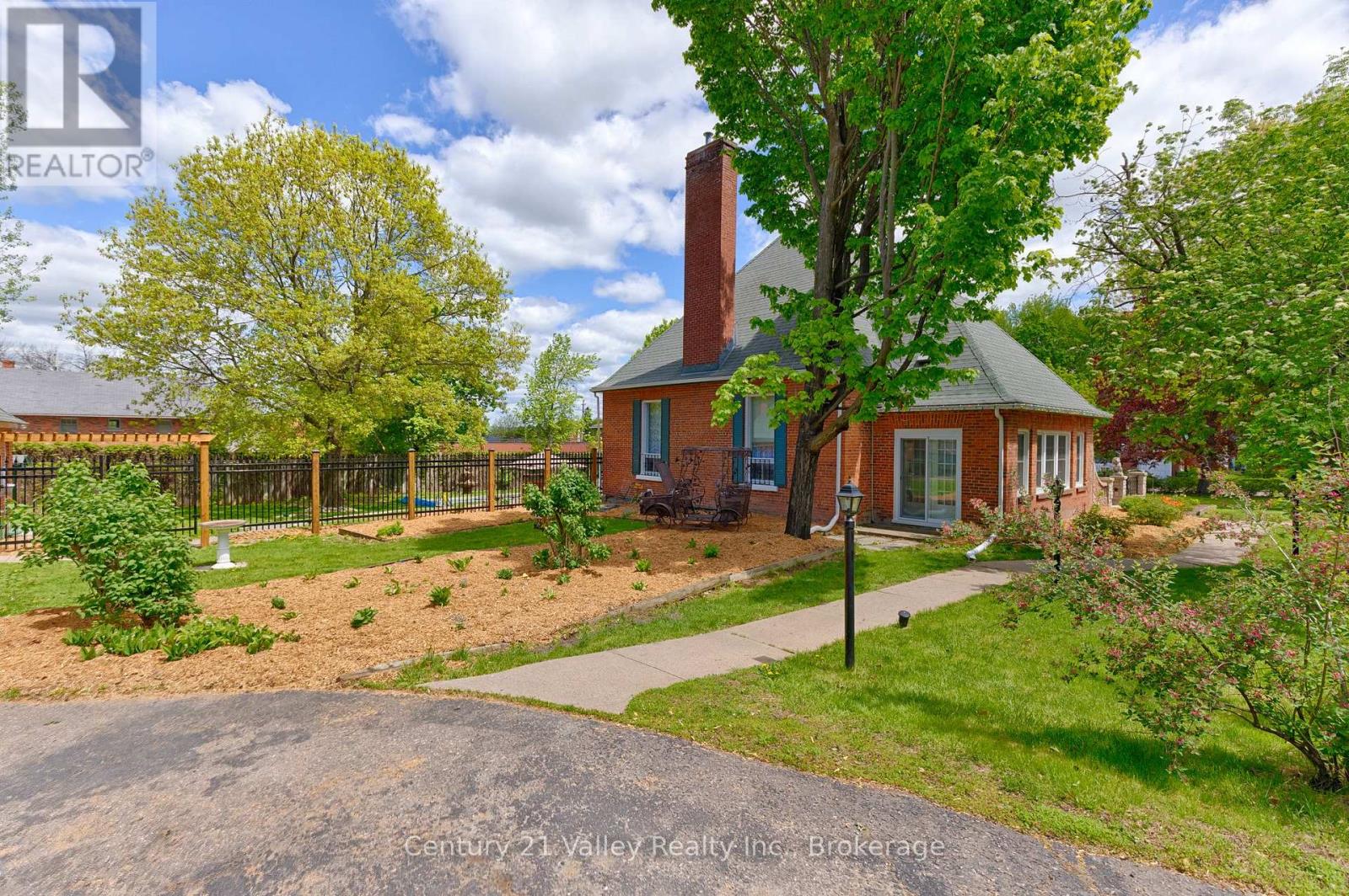 311 SUPPLE STREET - 4