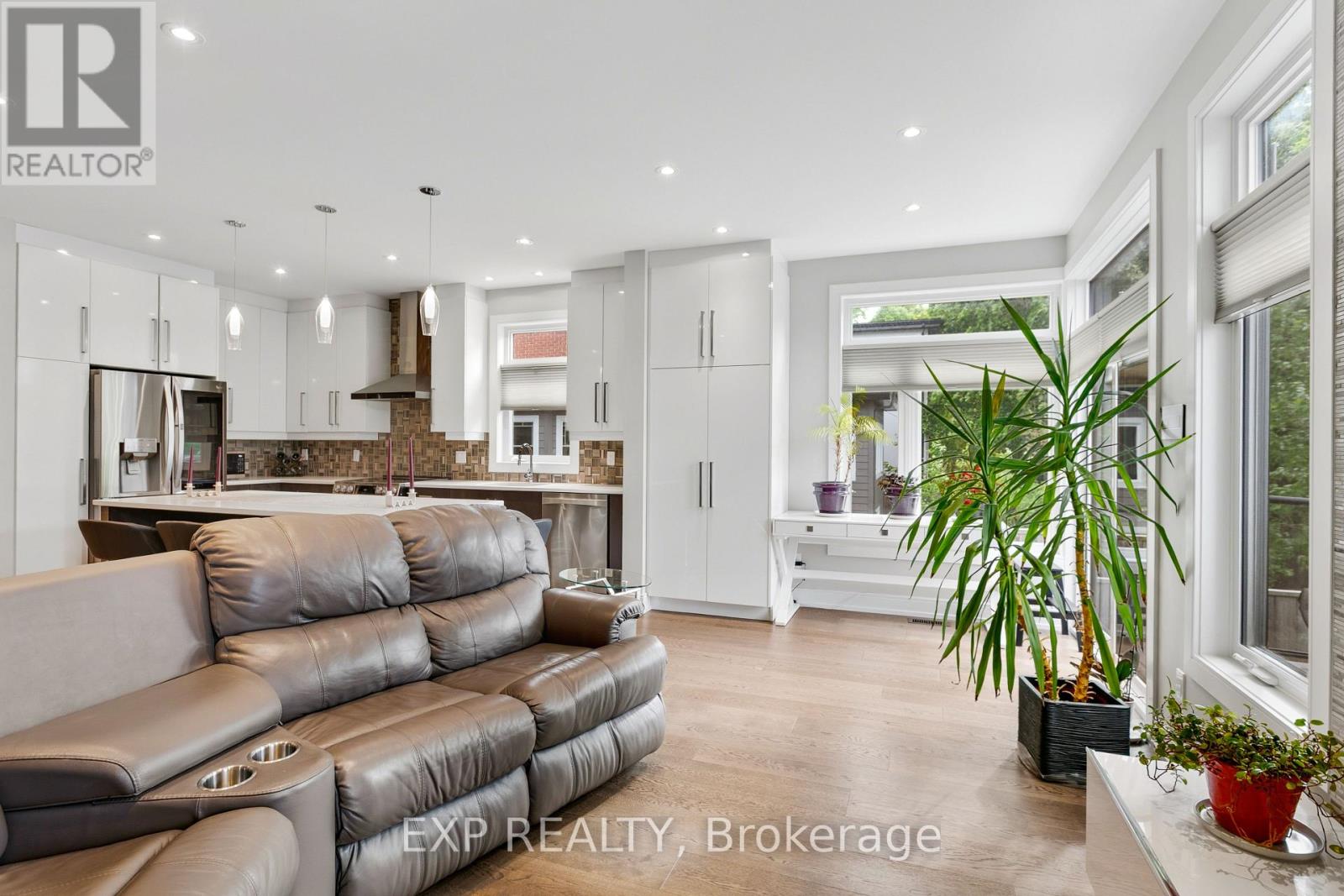157 WESLEY AVENUE - 10