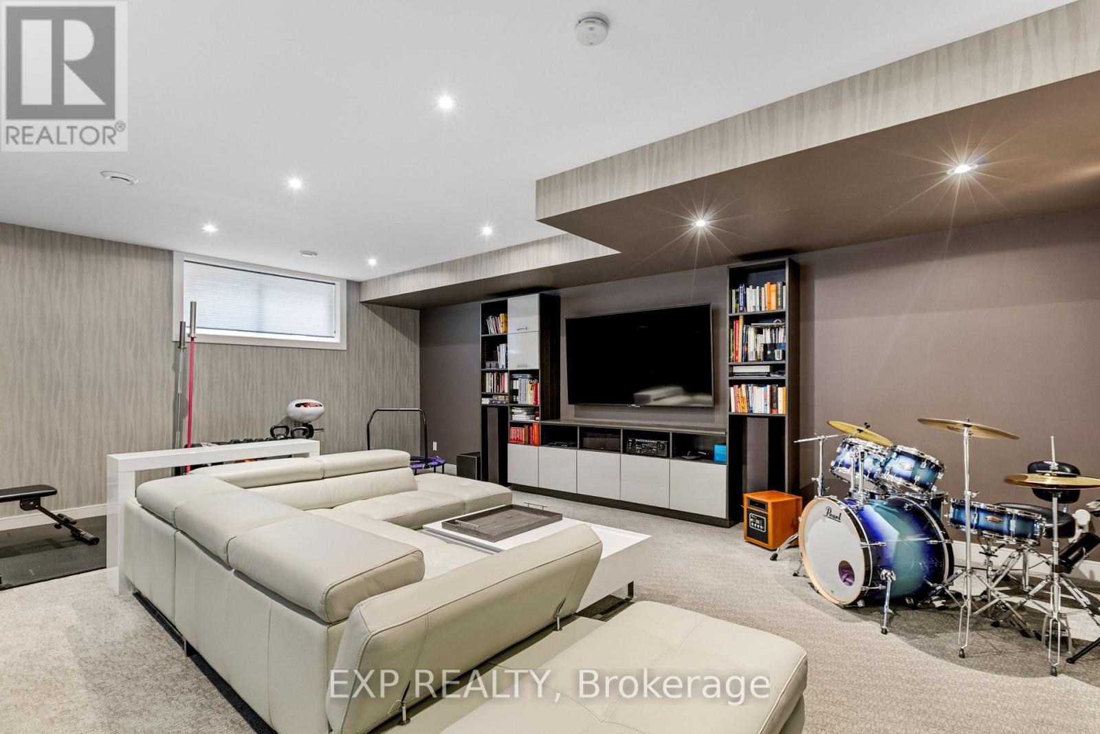 157 WESLEY AVENUE - 34