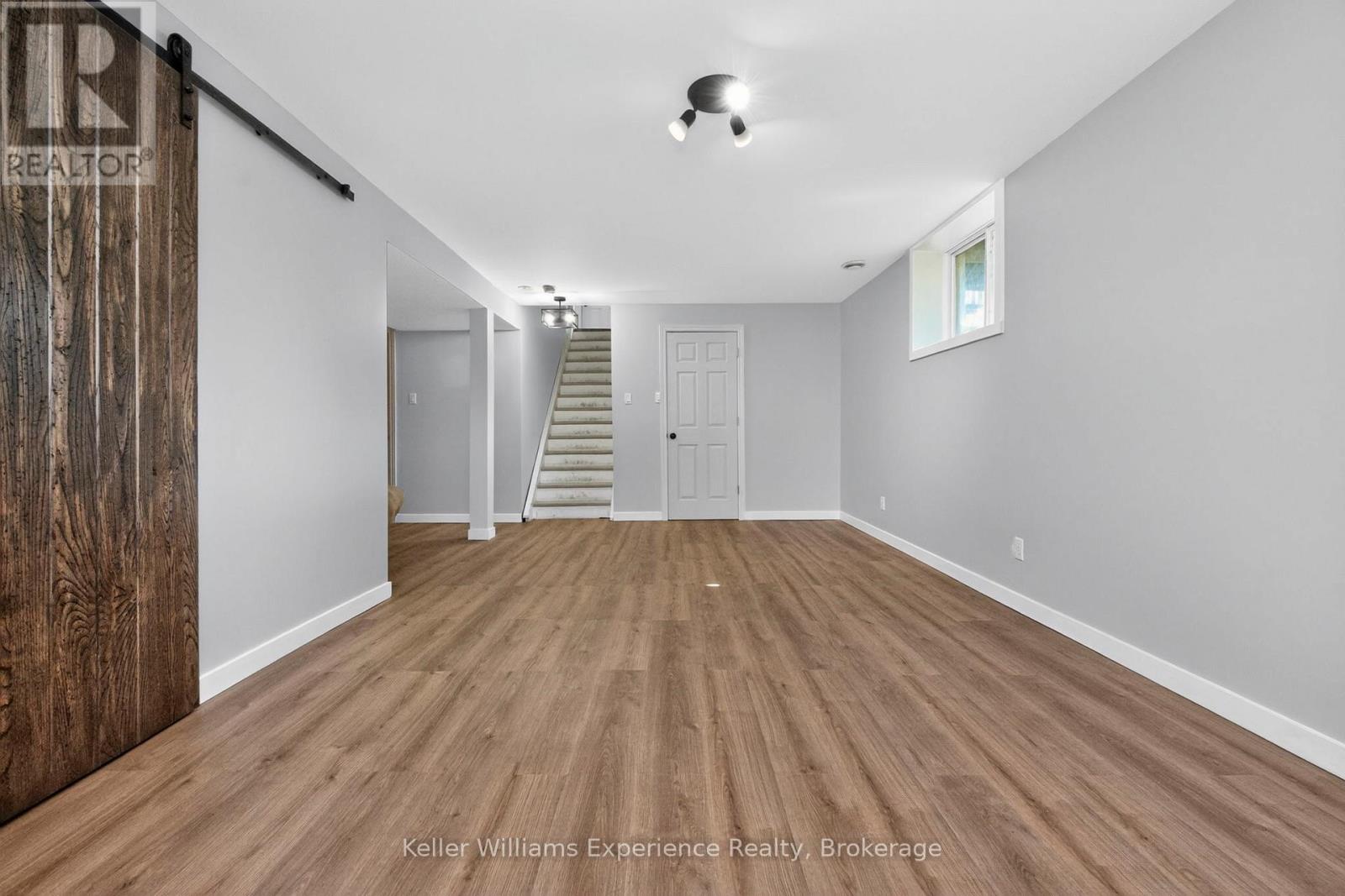 2555 HODGINS ROAD - 19