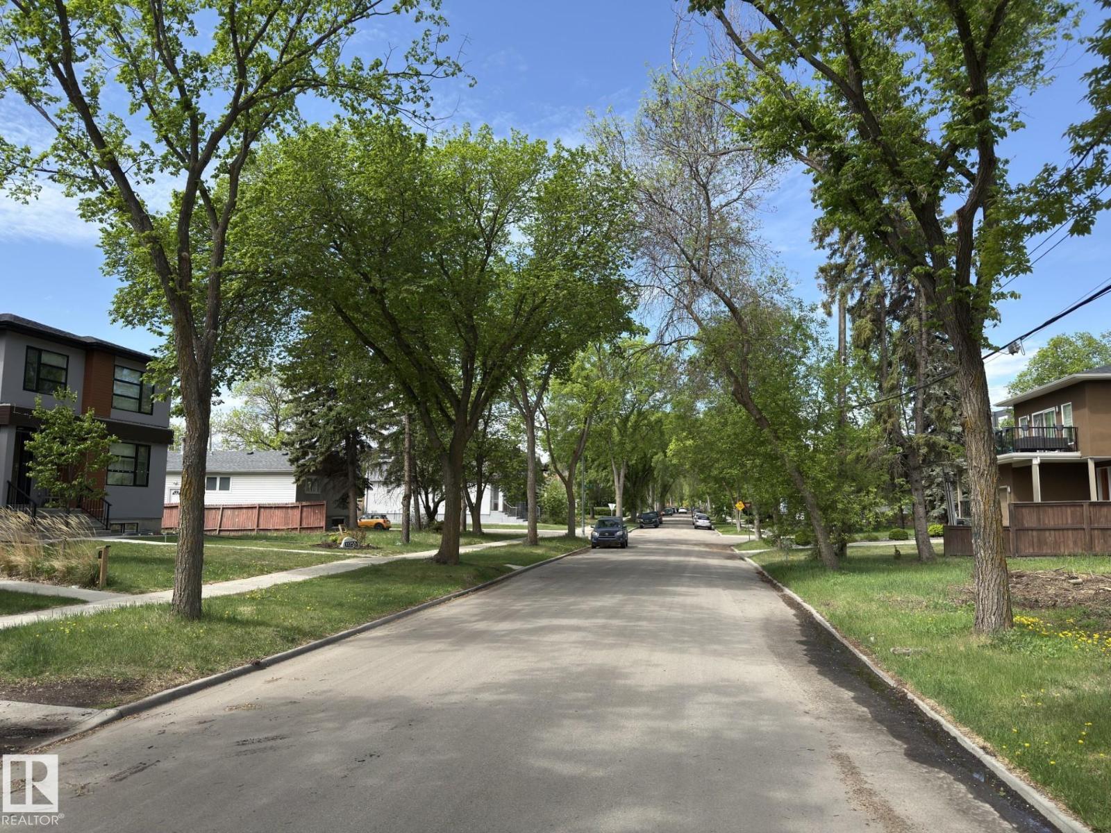 11342 79 AV NW - 56