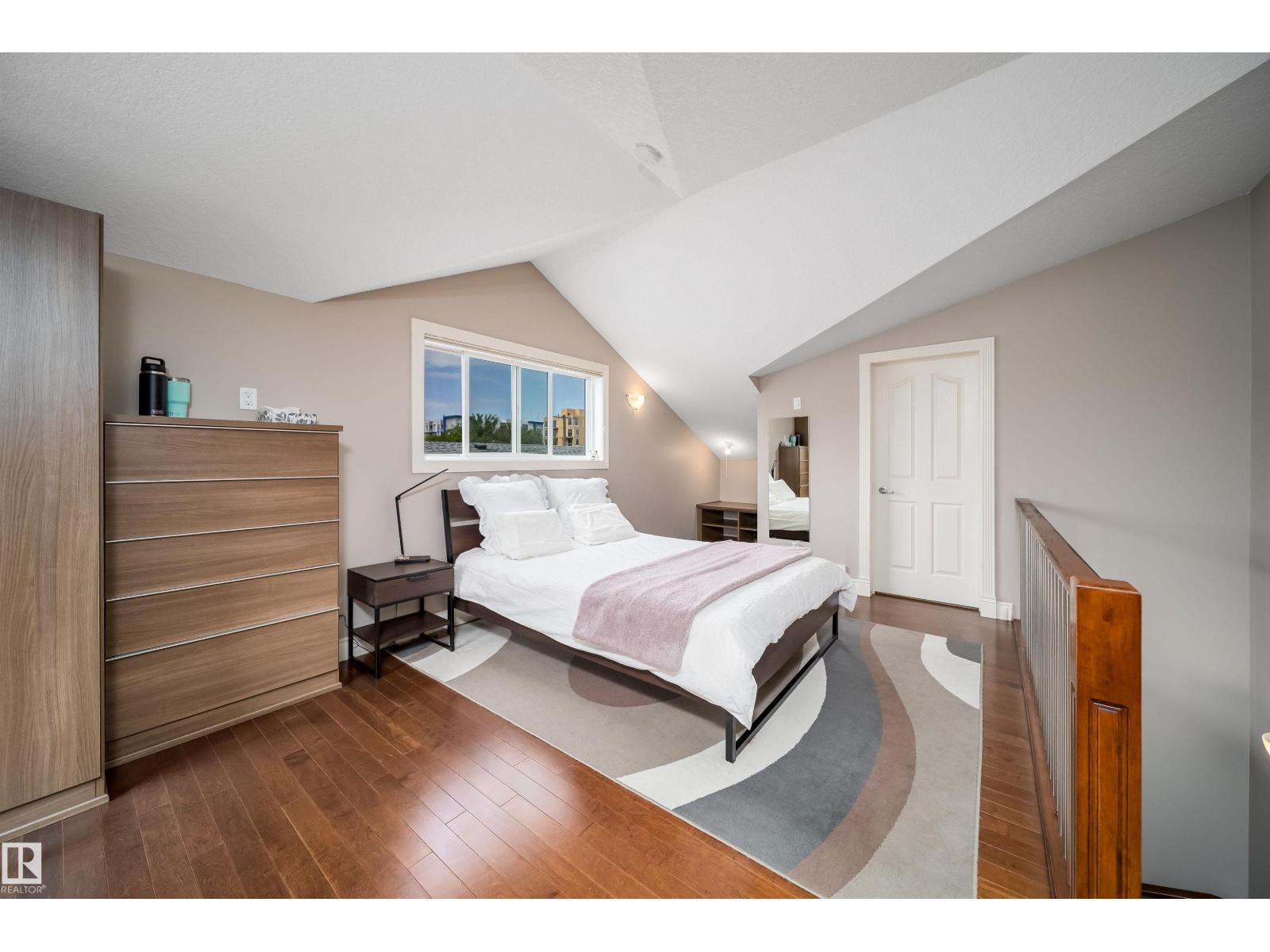 11342 79 AV NW - 27