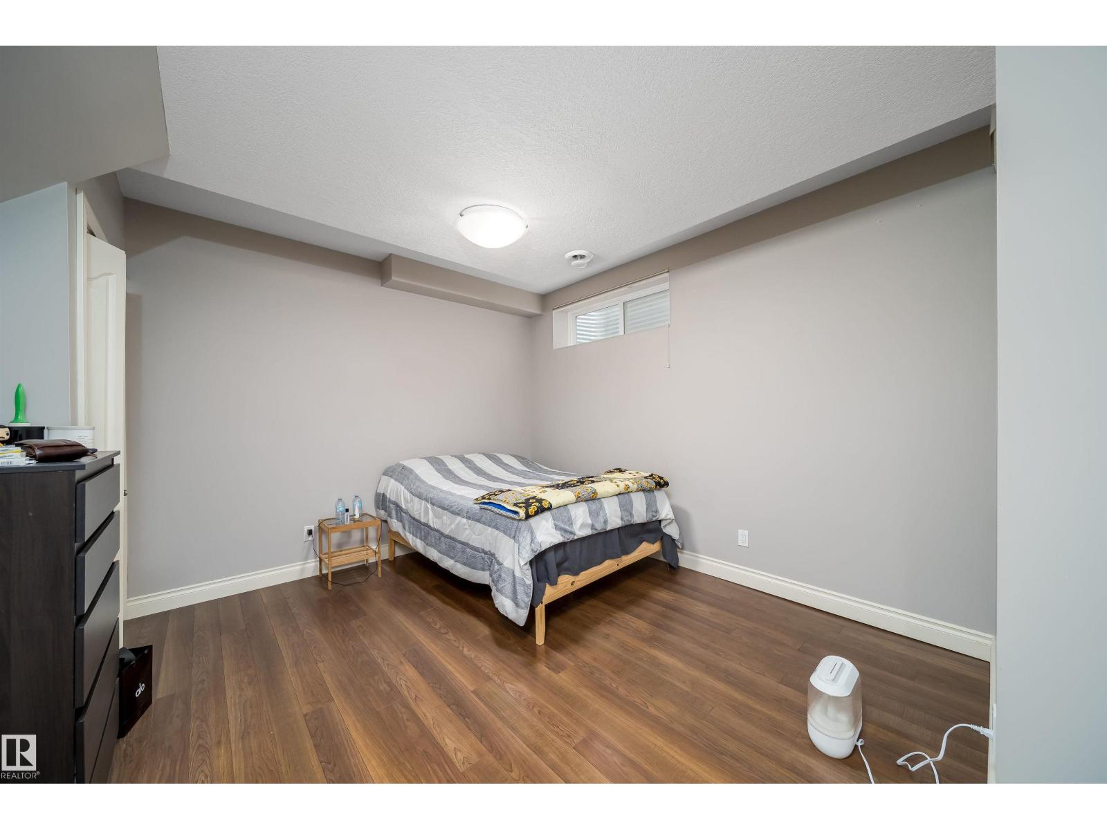 11342 79 AV NW - 39