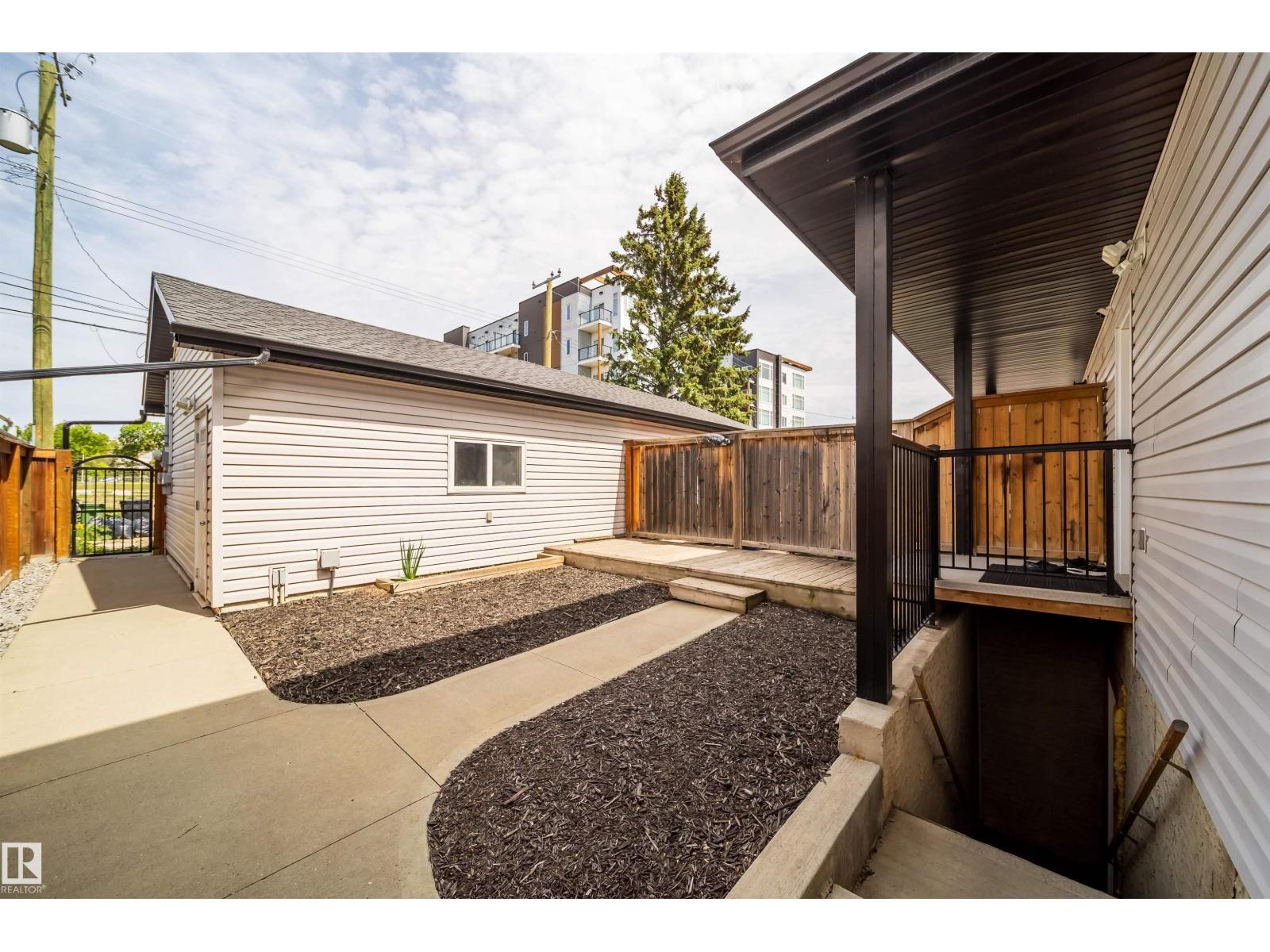 11342 79 AV NW - 42
