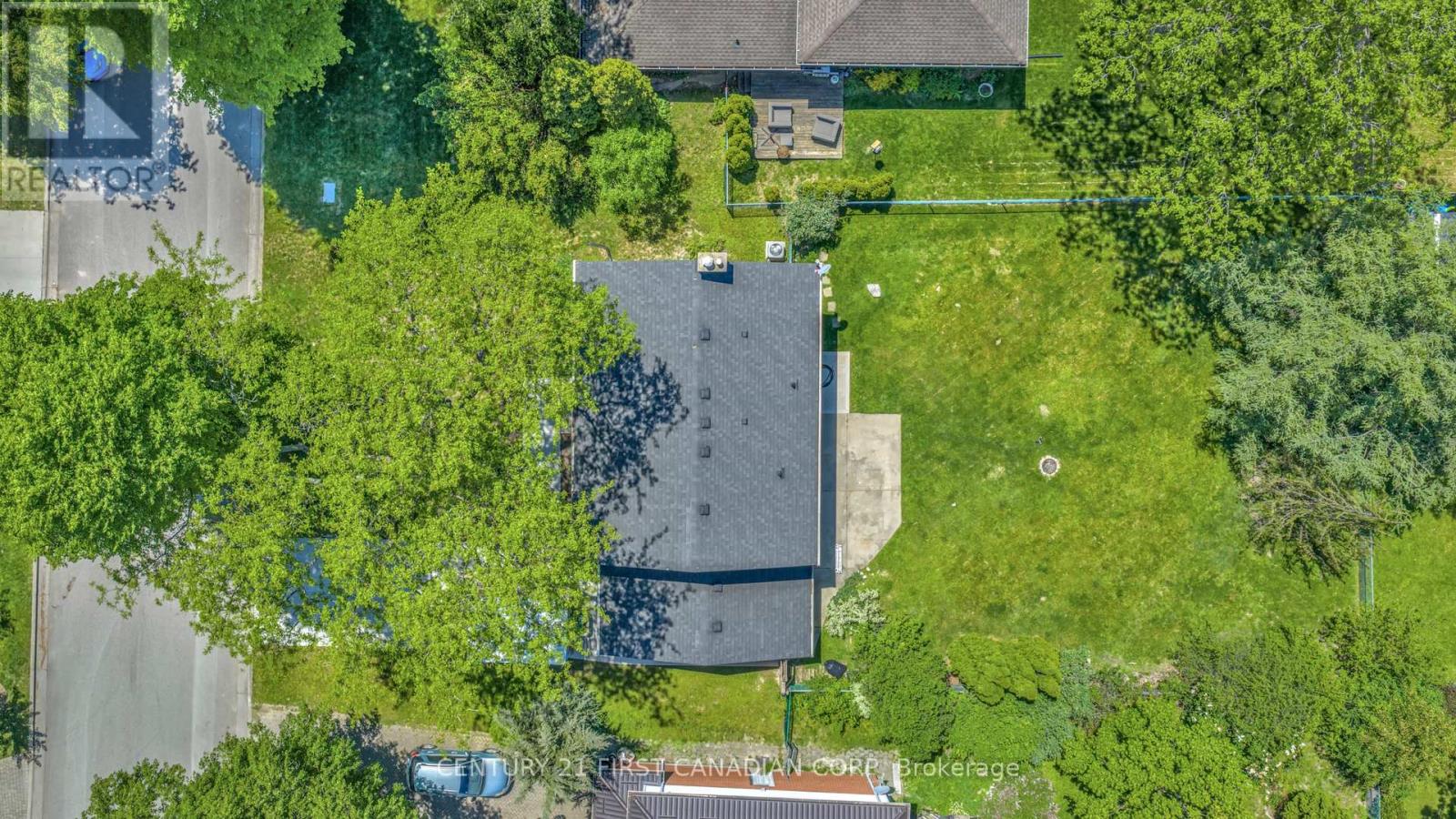 54 LLOYD MANOR CRESCENT - 30