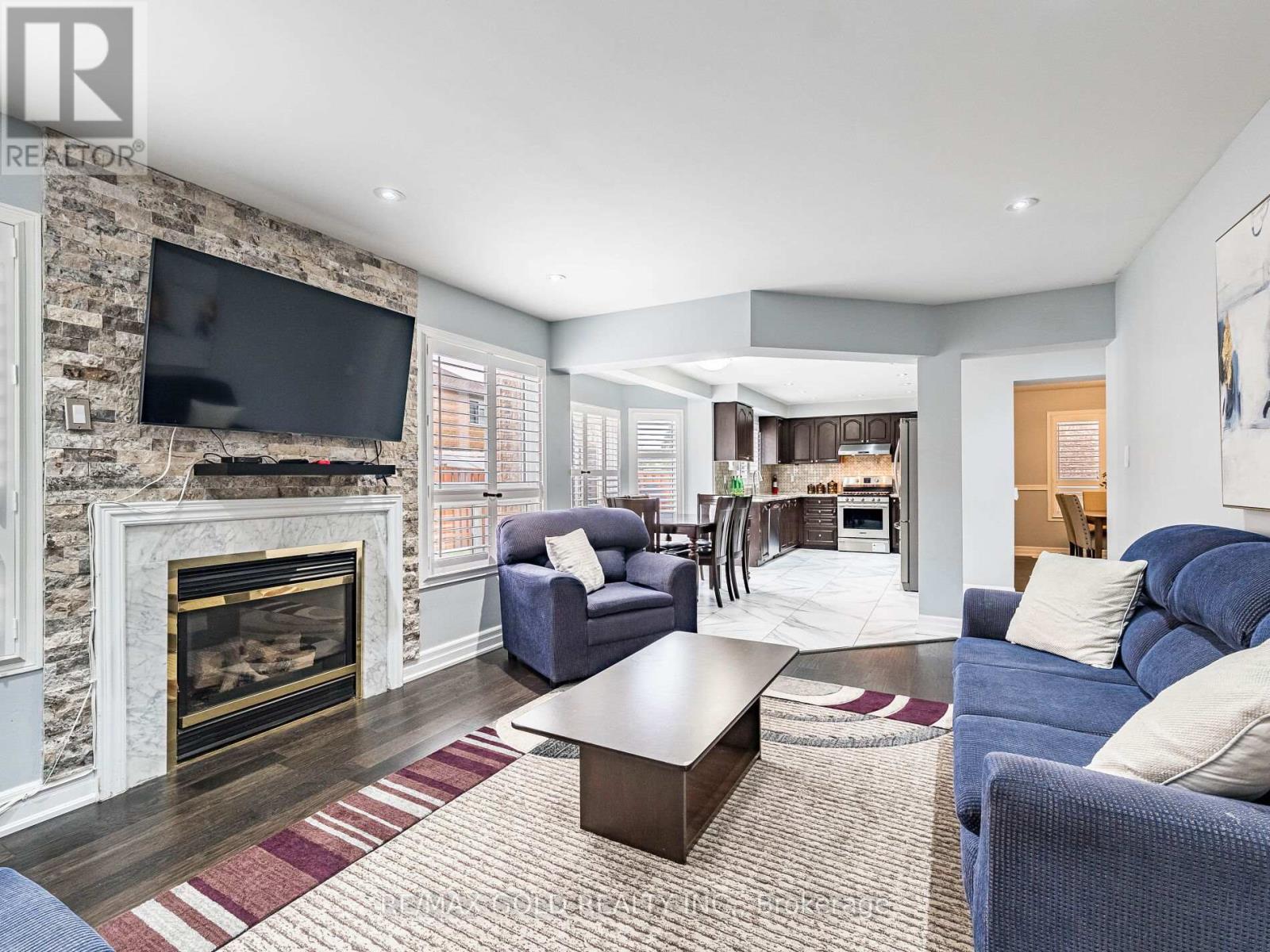 66 HIBERTON CRESCENT - 17