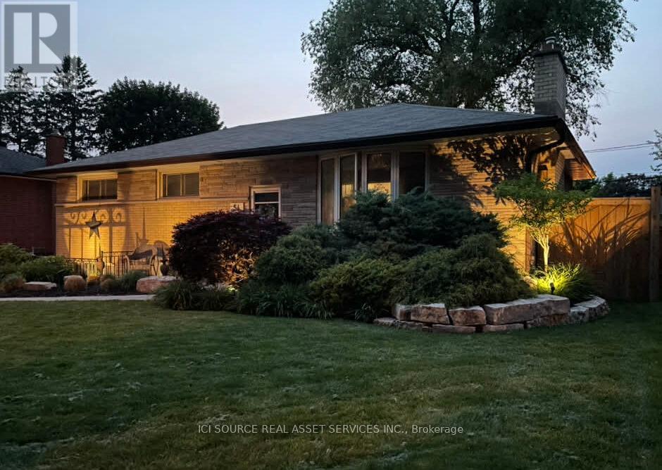 54 ROCKWYN CRESCENT - 2