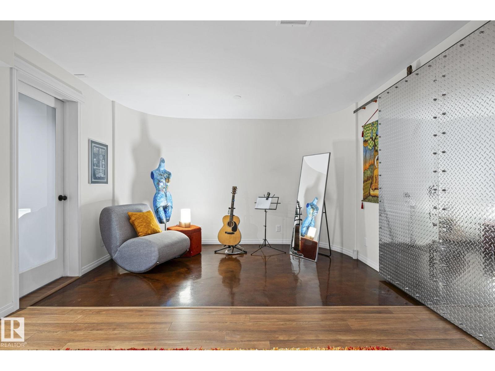 9923 89 ST NW - 42