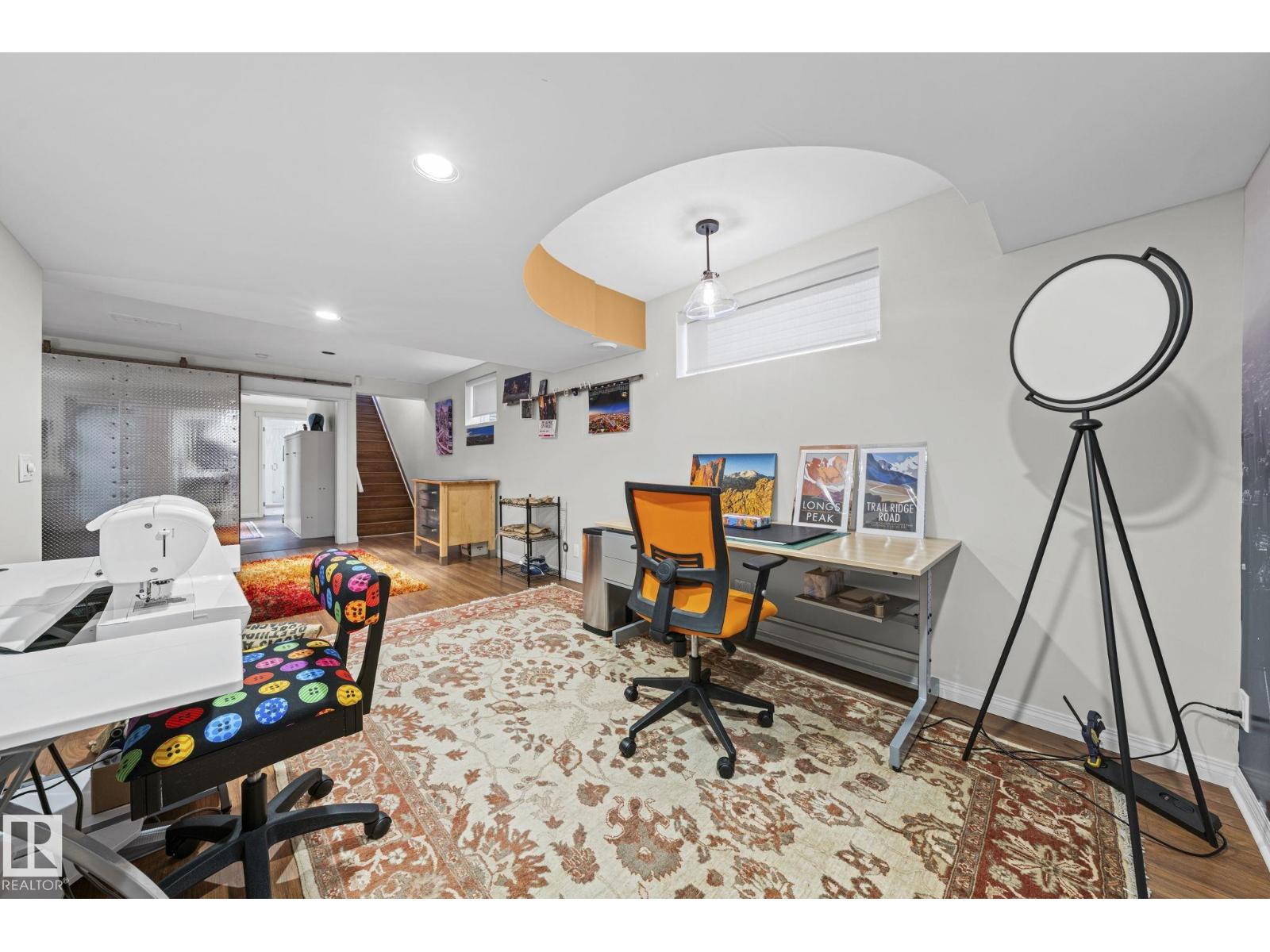 9923 89 ST NW - 41