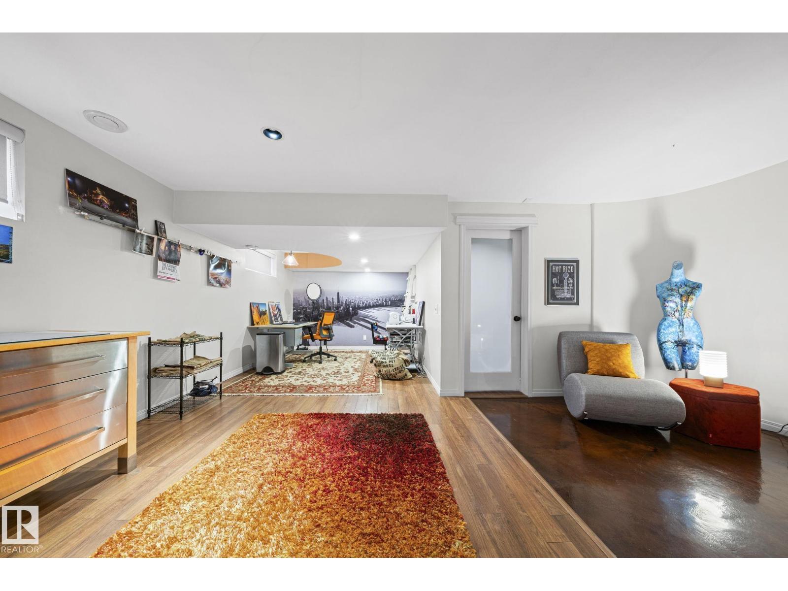 9923 89 ST NW - 39