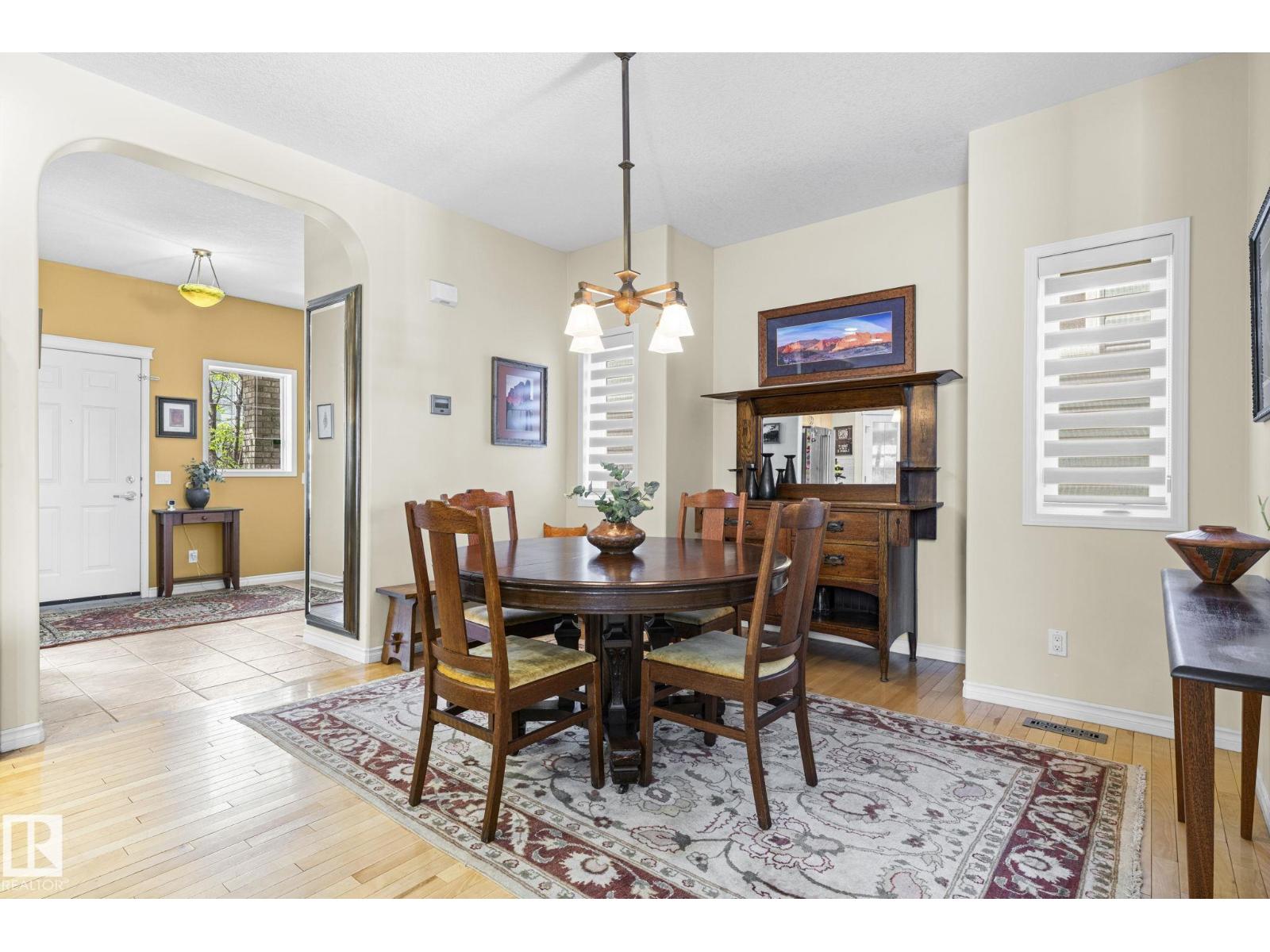 9923 89 ST NW - 18