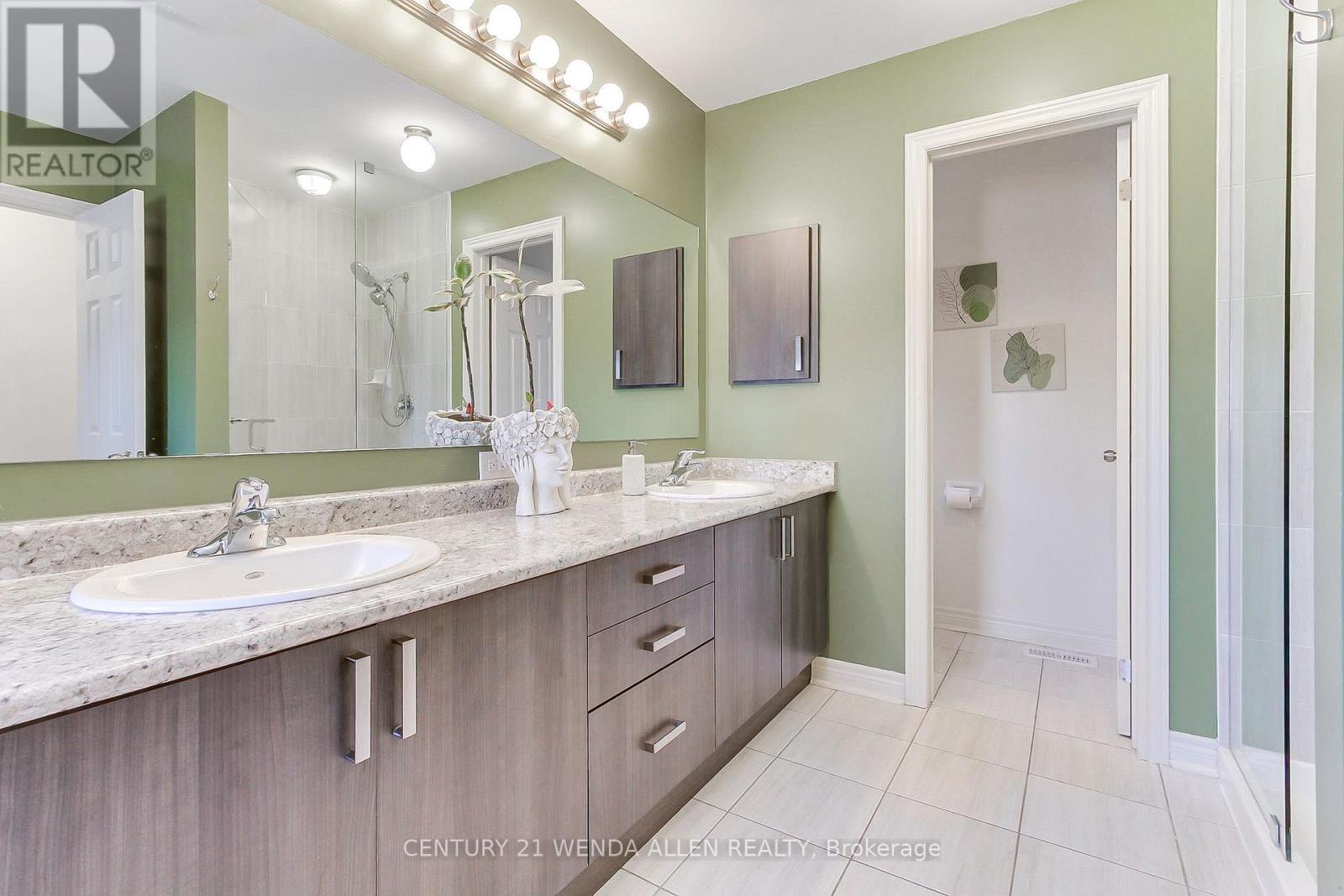 79 JEVONS DRIVE - 33