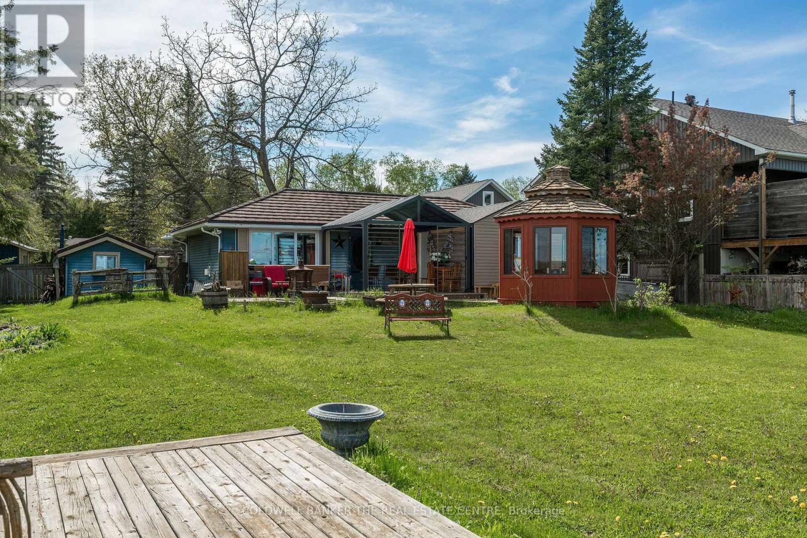 121 MASKINONGE ROAD - 1