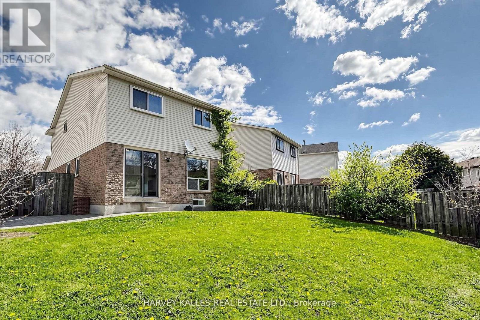 197 LISA CRESCENT - 46