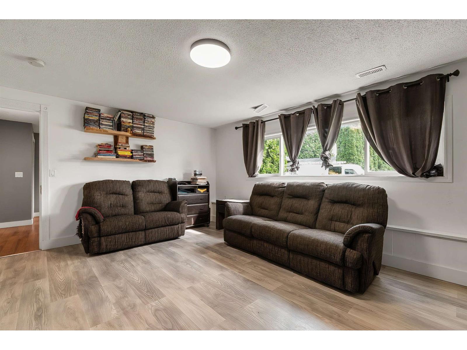 10218 OVAL DRIVE, Fairfield Island, Chilliwack