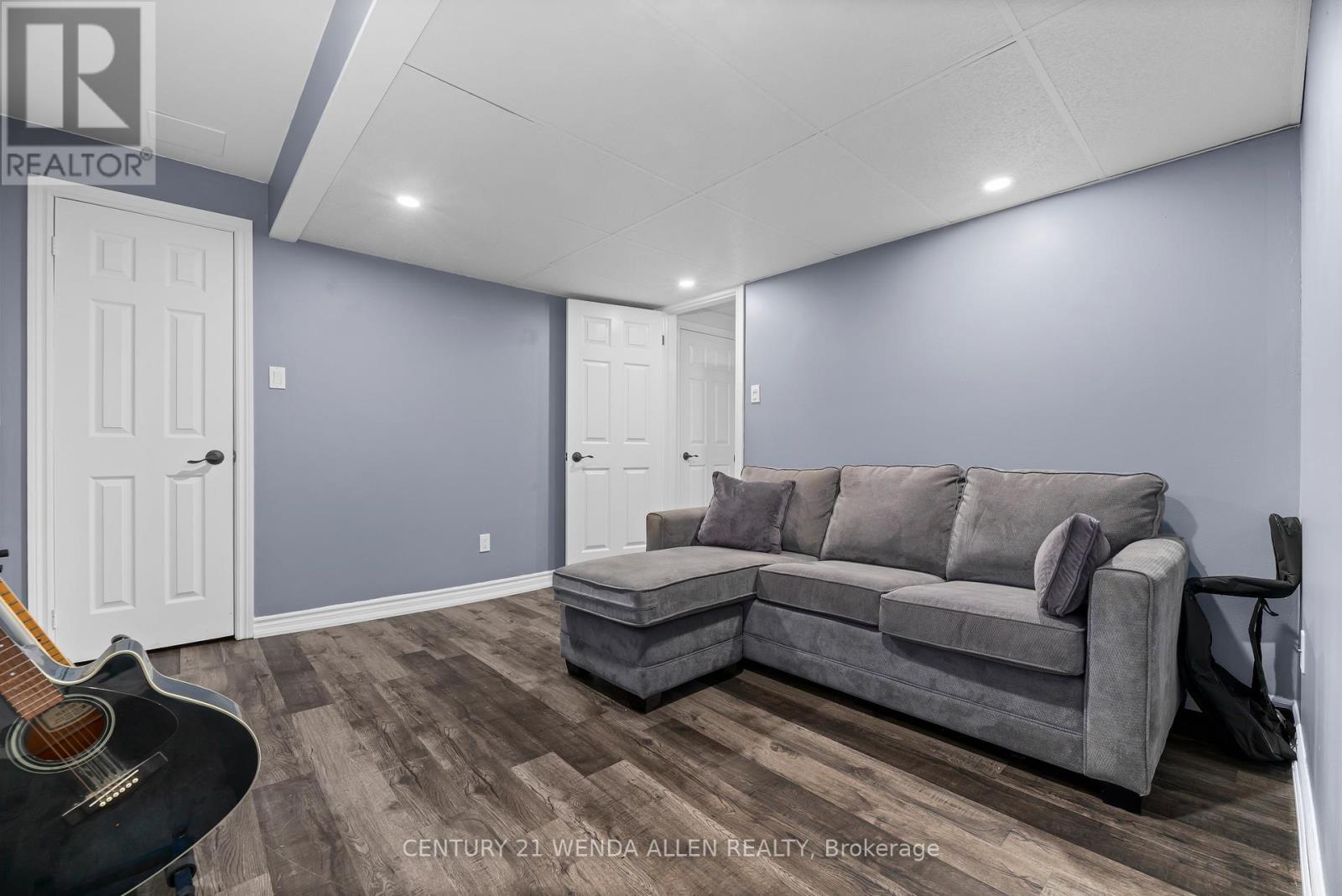 692 EWING STREET - 34