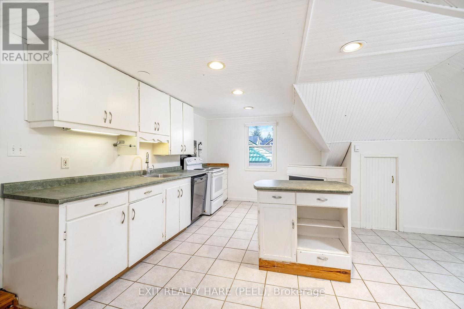 31 BROCK STREET - 35