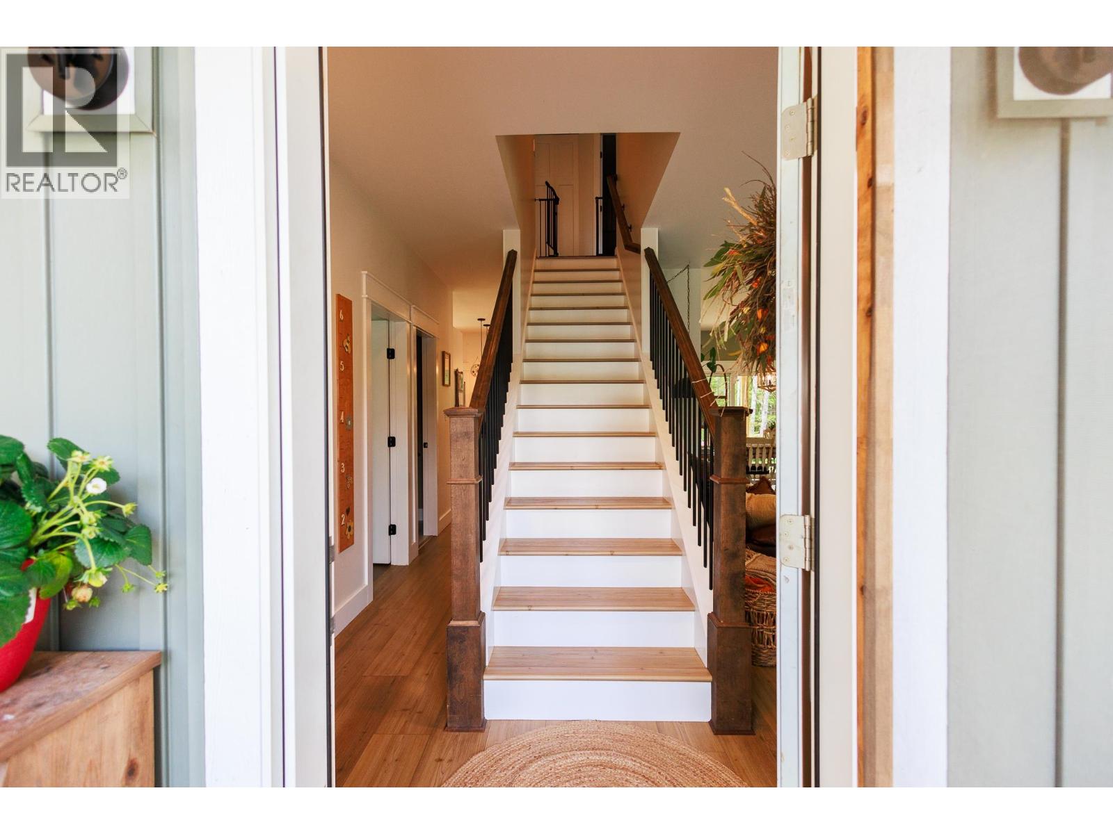 2885 CRYSTAL ROAD - 16
