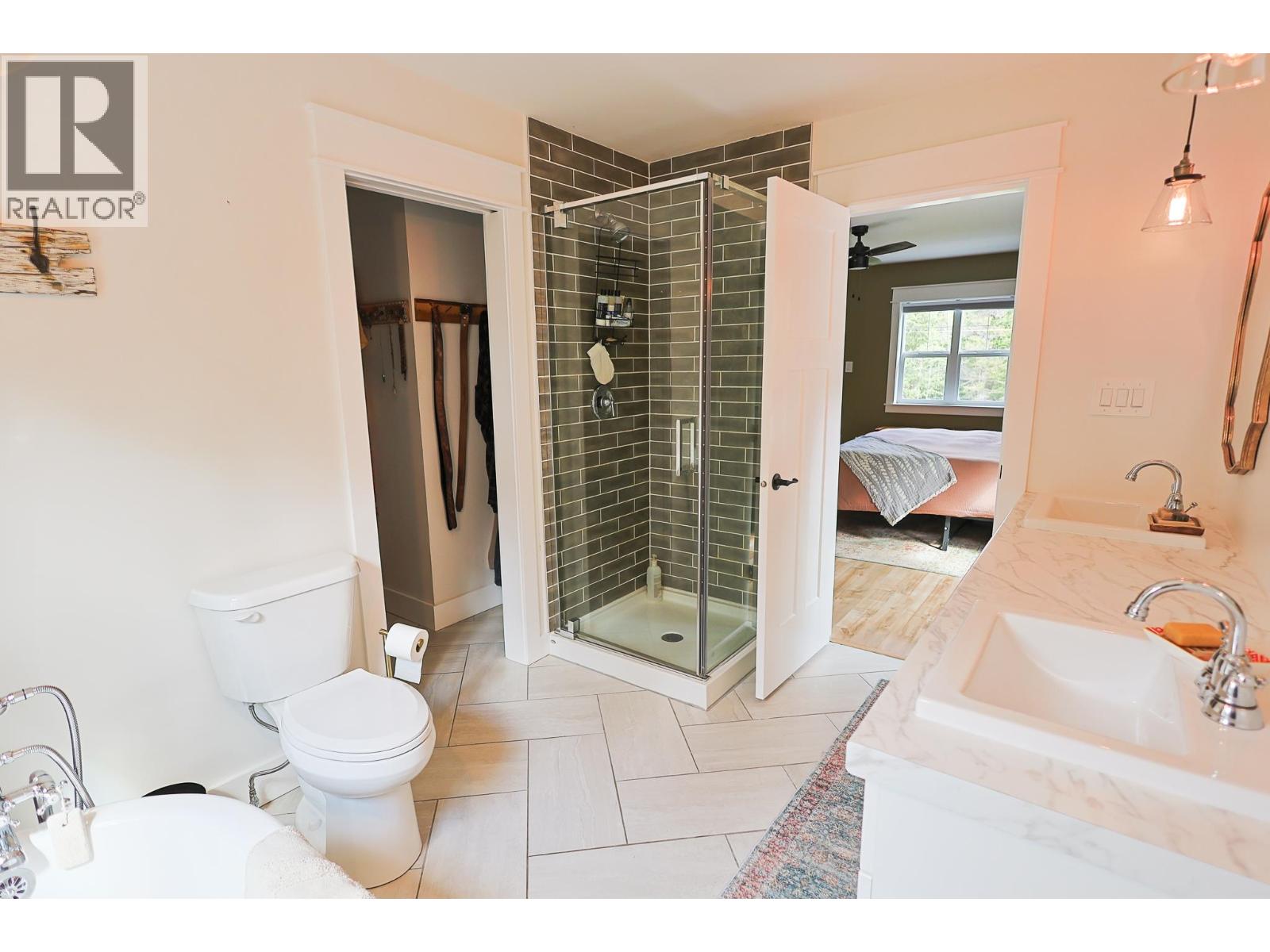 2885 CRYSTAL ROAD - 22