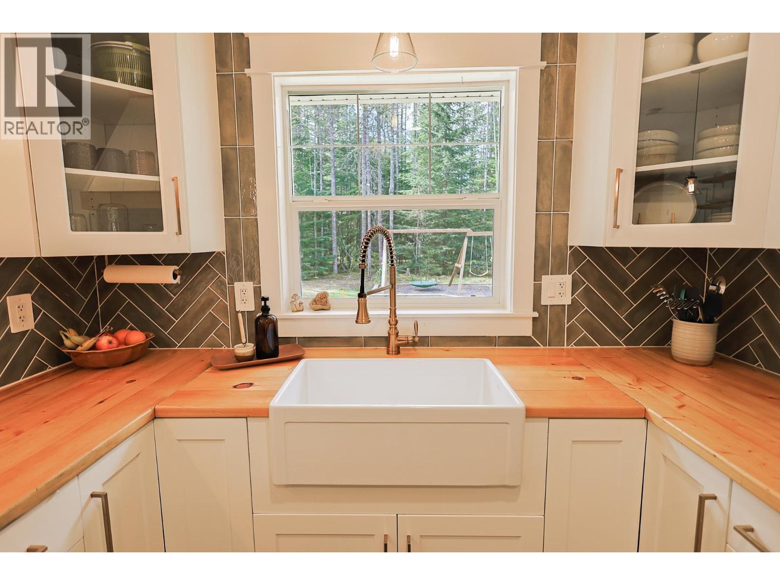 2885 CRYSTAL ROAD - Image 3