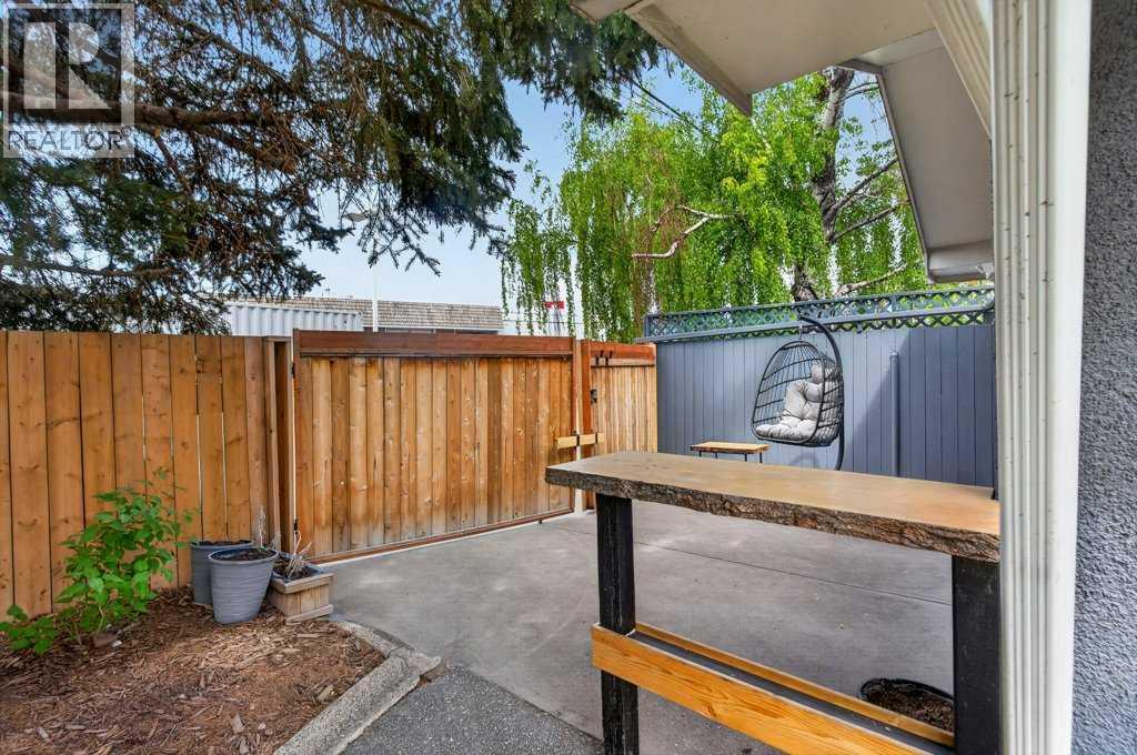 425 Woodland Crescent SE - 43