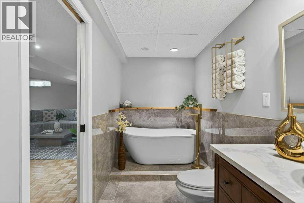 425 Woodland Crescent SE - 31