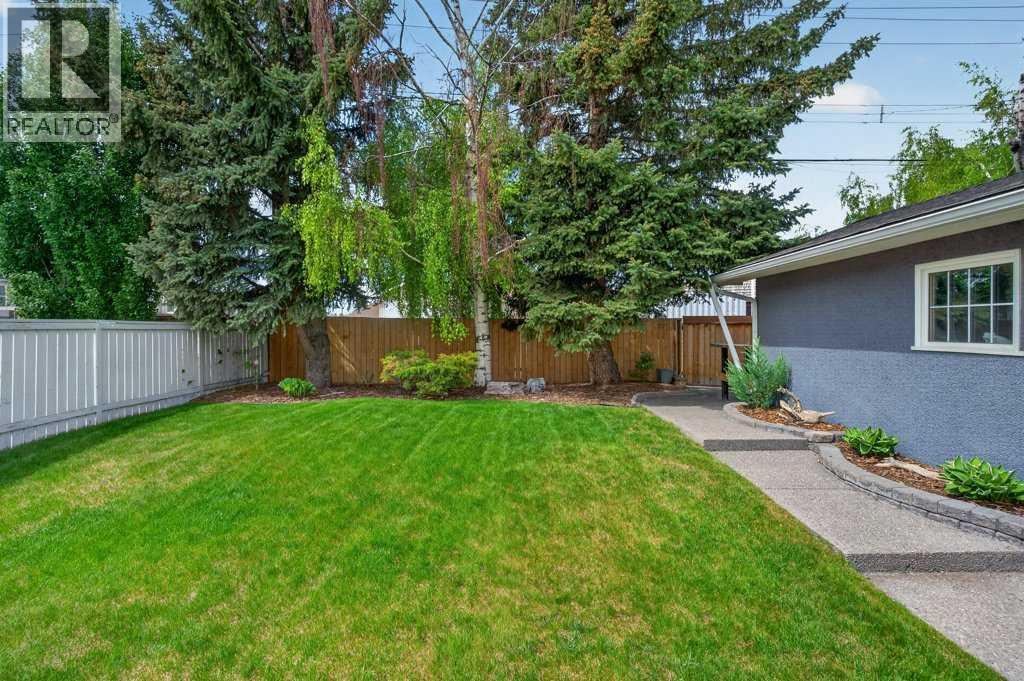 425 Woodland Crescent SE - 39
