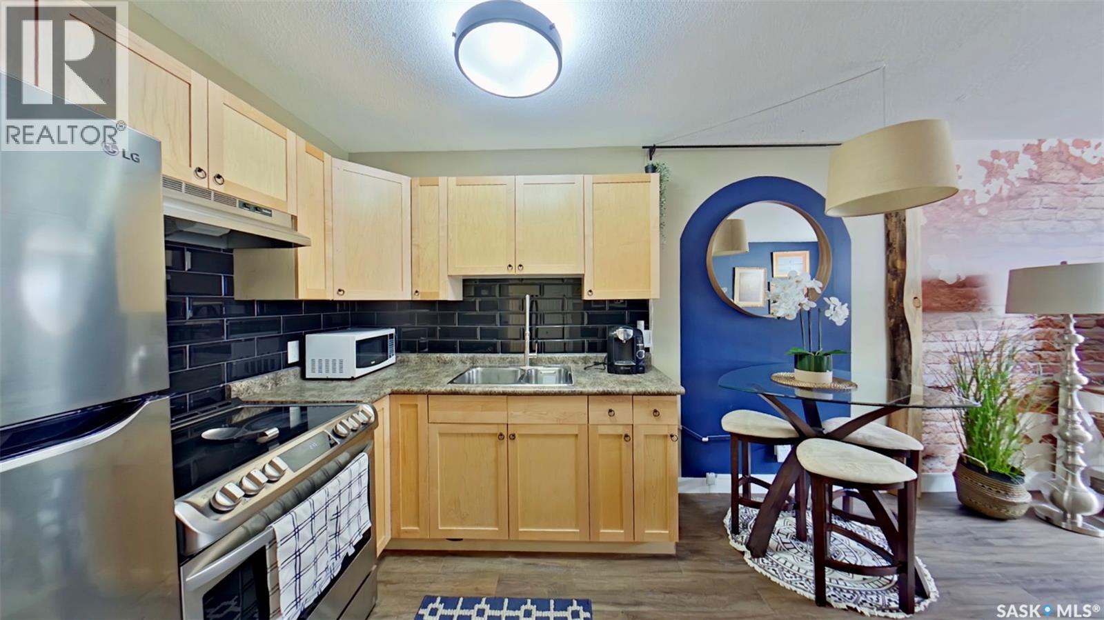 #2 2358 Rae STREET - 8