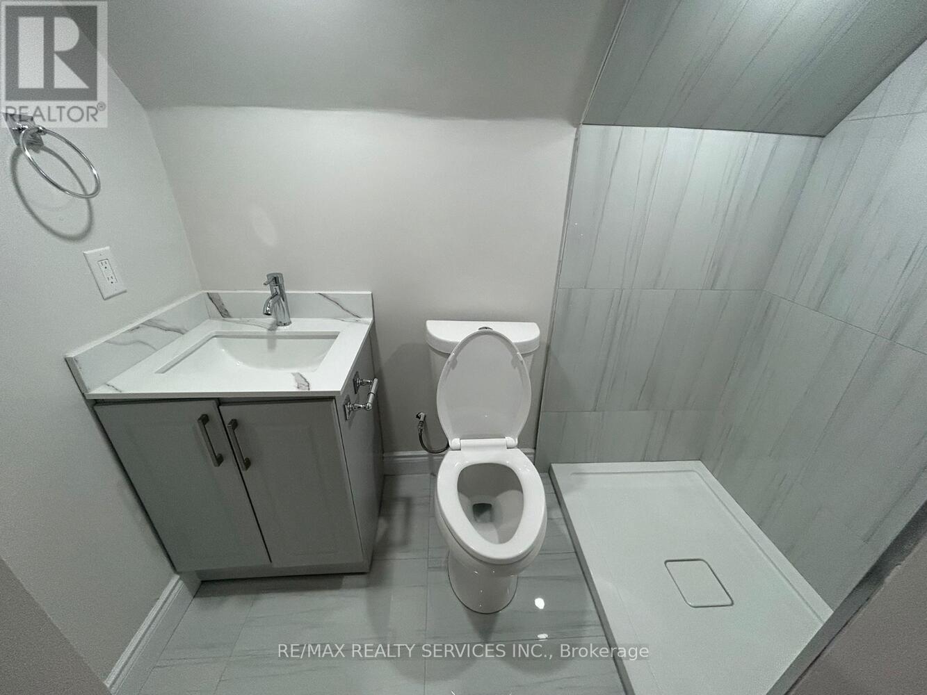 24 BACHELOR STREET - 45