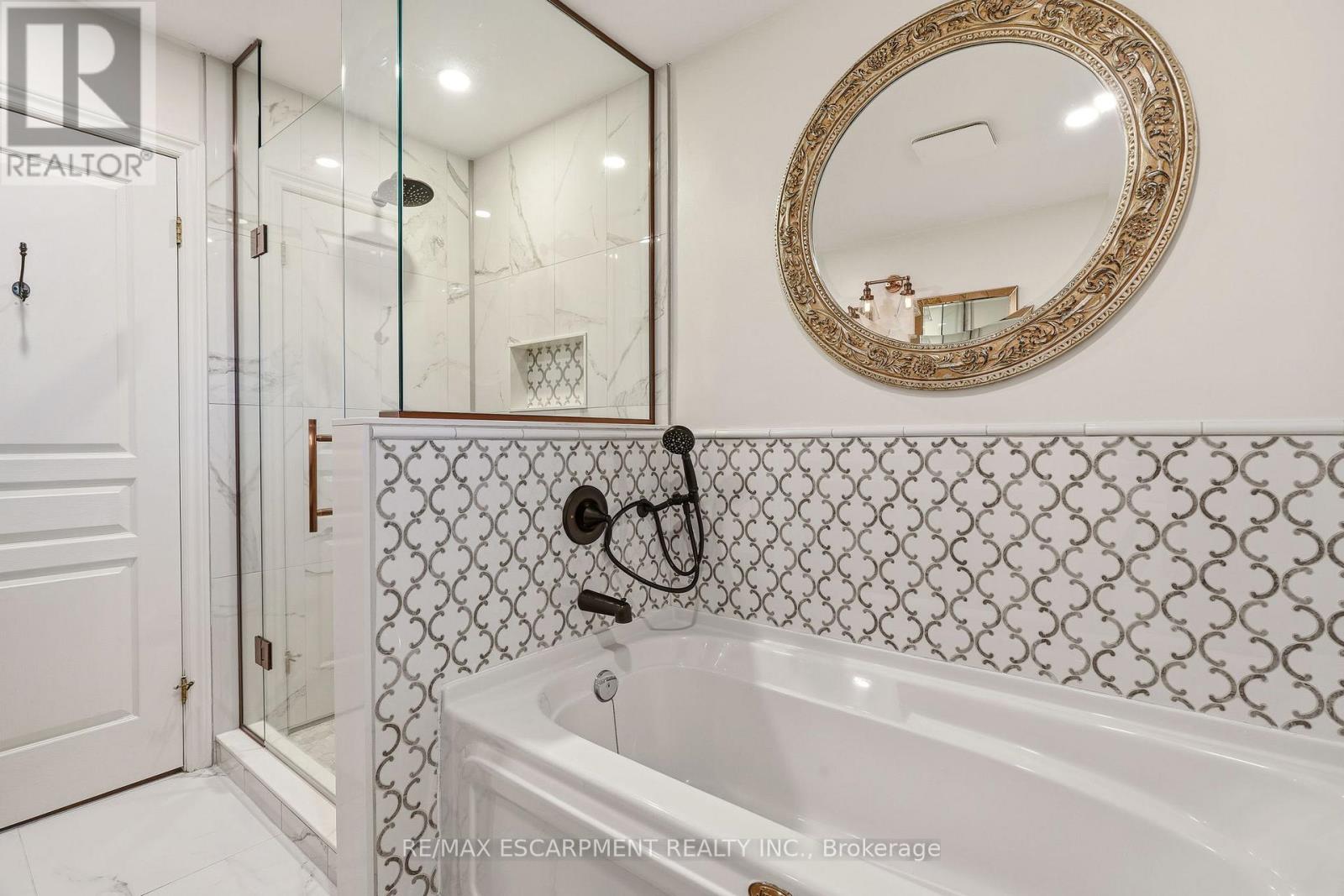 329 PLAINS ROAD W - 16