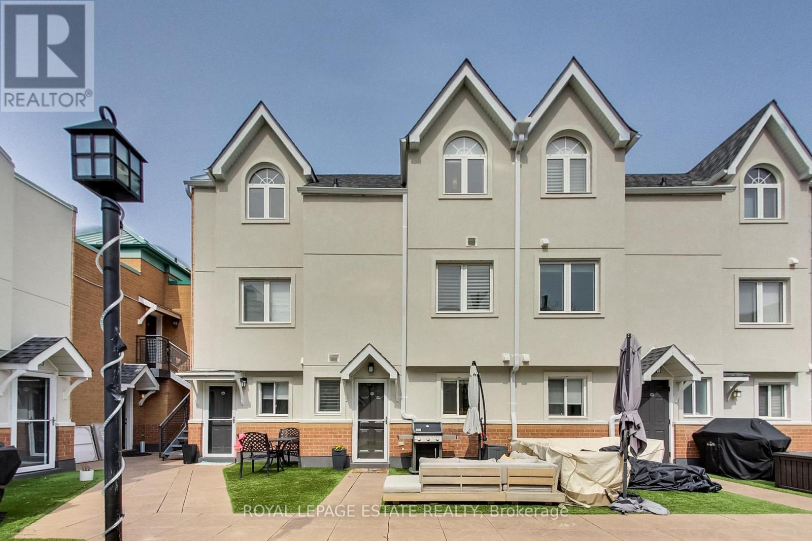 #203 101 HAMMERSMITH AVENUE - 31