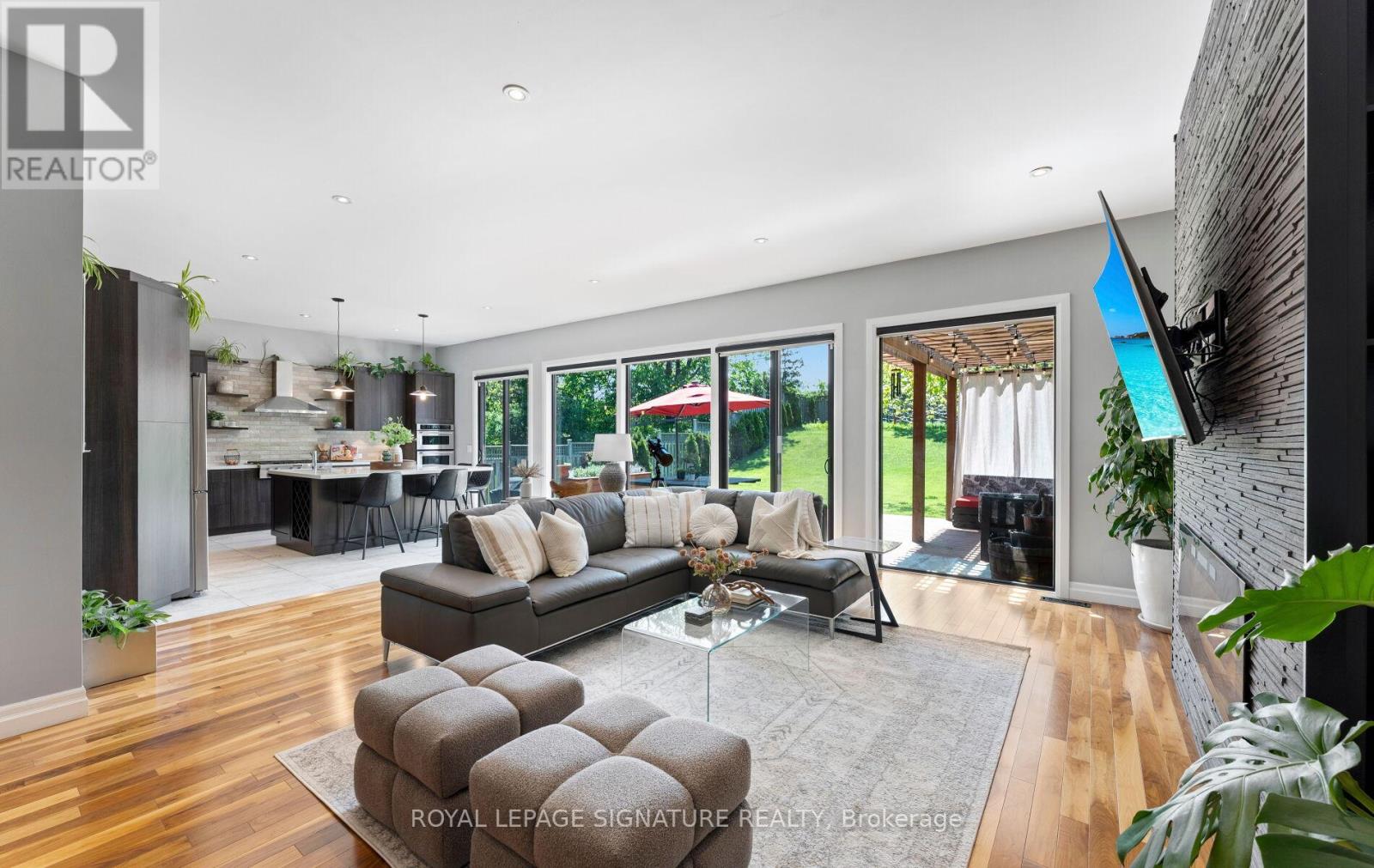 Listing photo of 88 BEAVER BEND CRESCENT