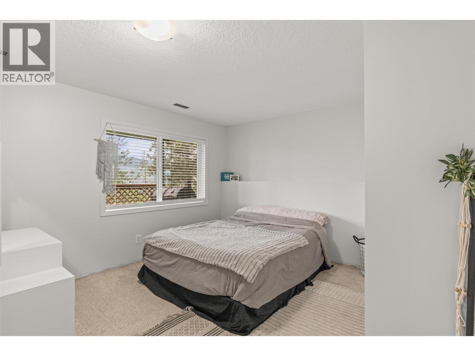4666 Grandview Flats Road N - 37