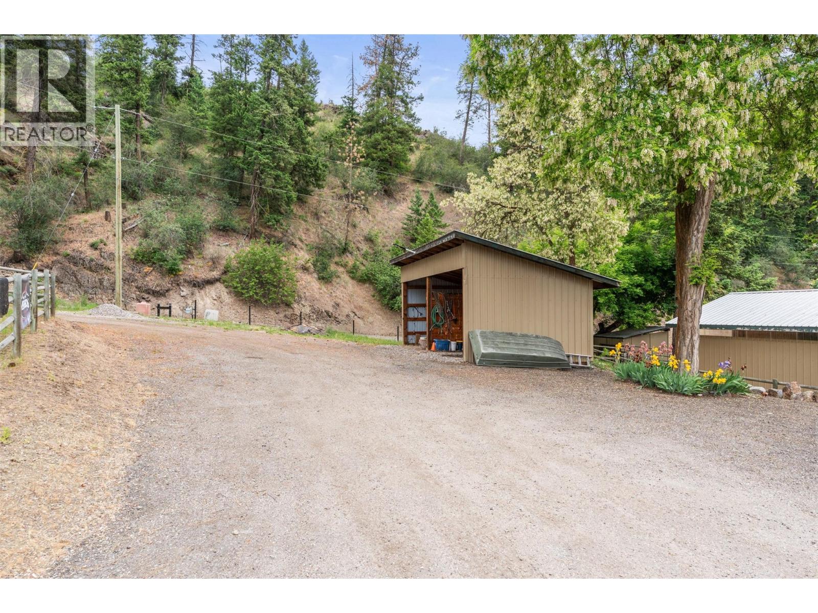 4666 Grandview Flats Road N - 5