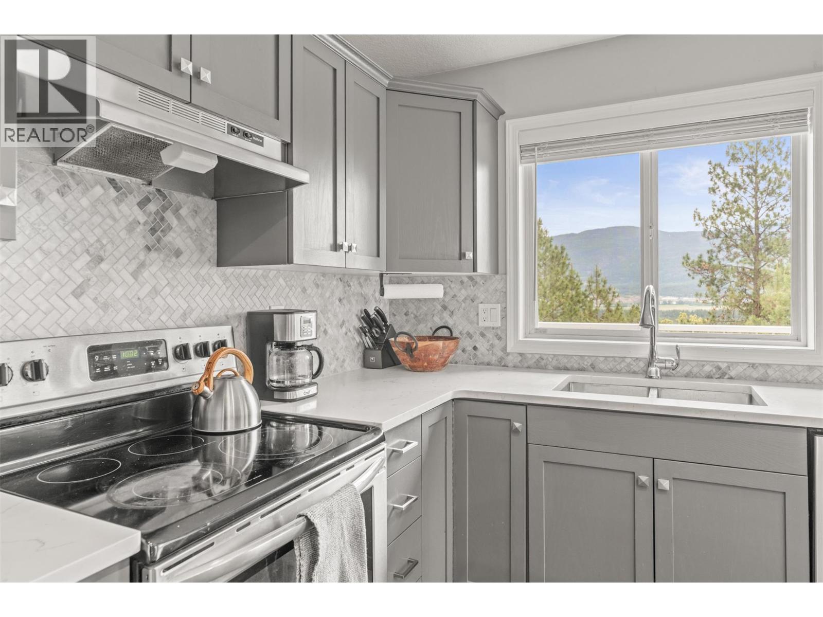 4666 Grandview Flats Road N - 18