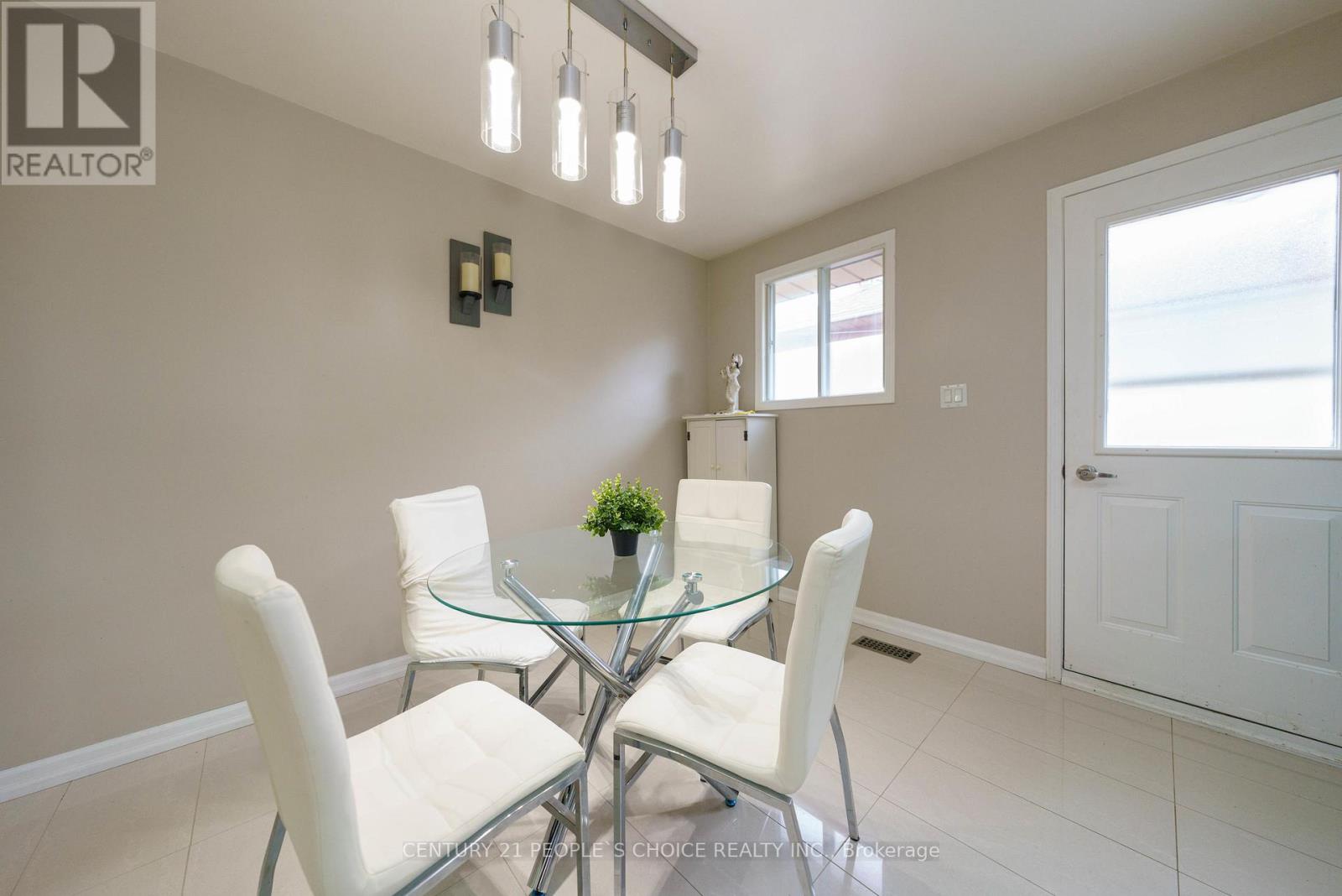 4 HISCOX COURT - 11