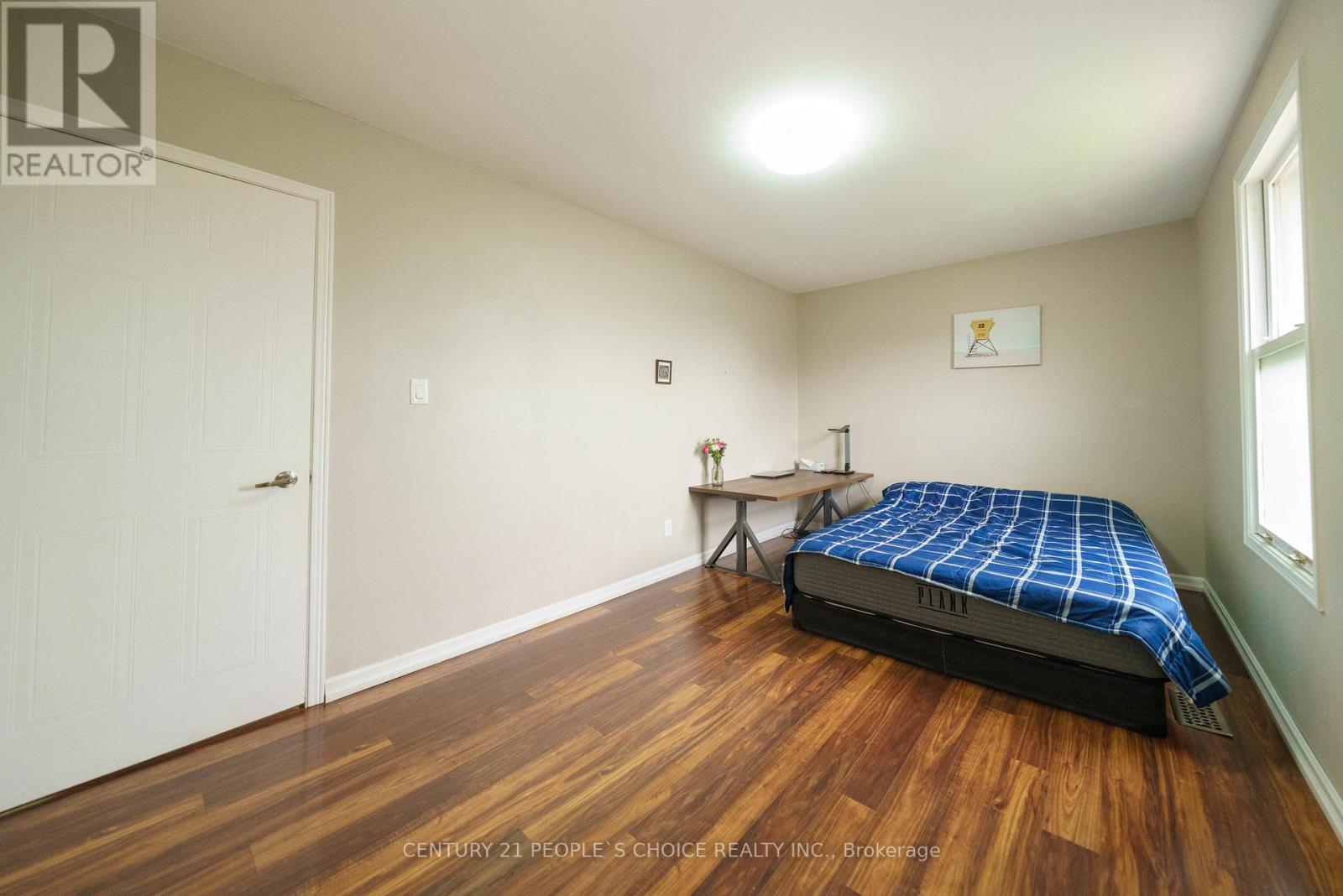 4 HISCOX COURT - 19