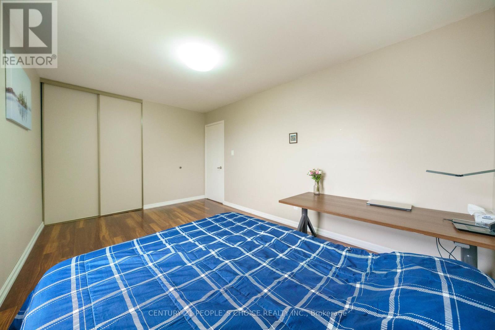 4 HISCOX COURT - 21