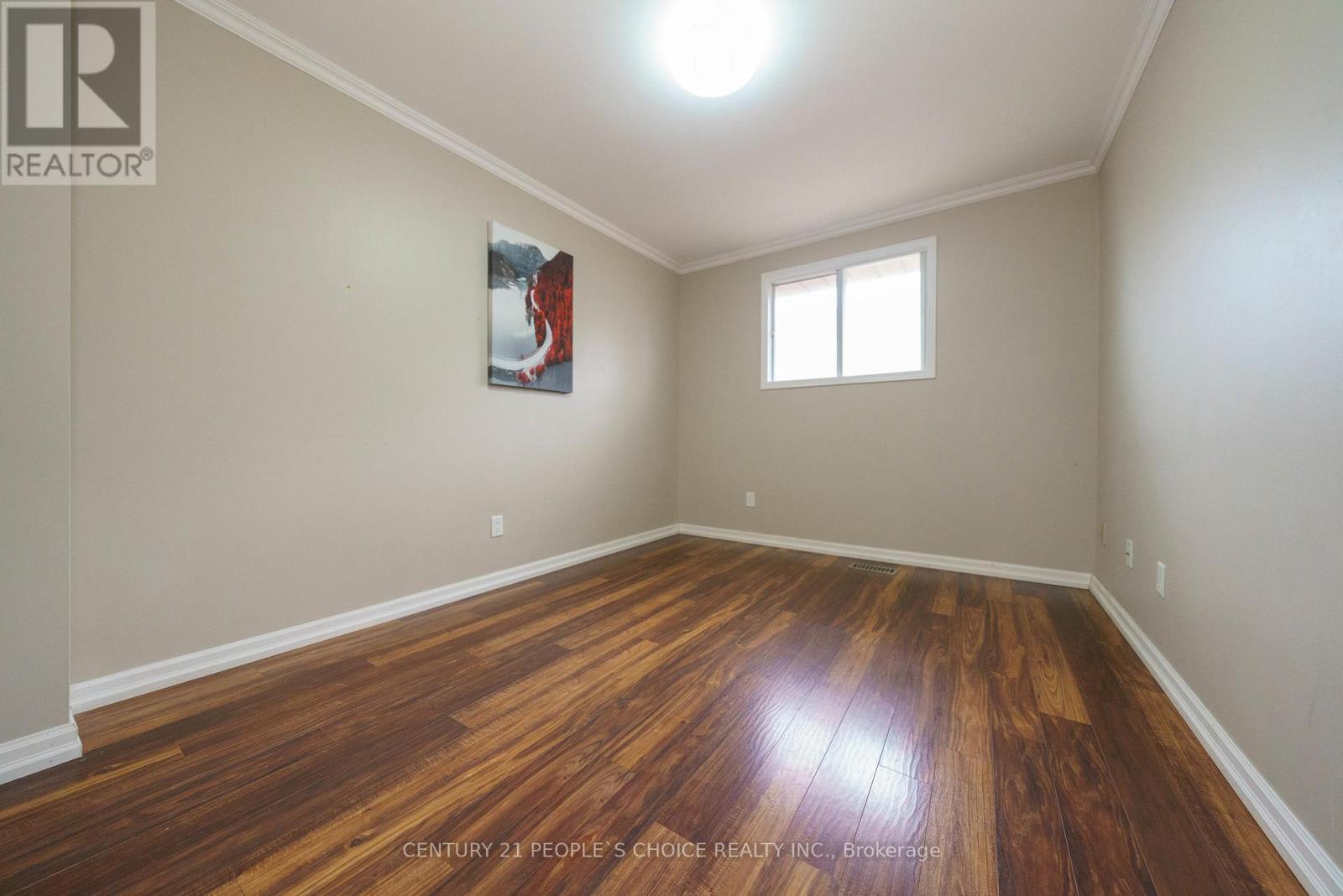 4 HISCOX COURT - 24