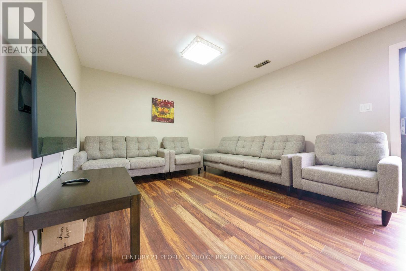 4 HISCOX COURT - 42