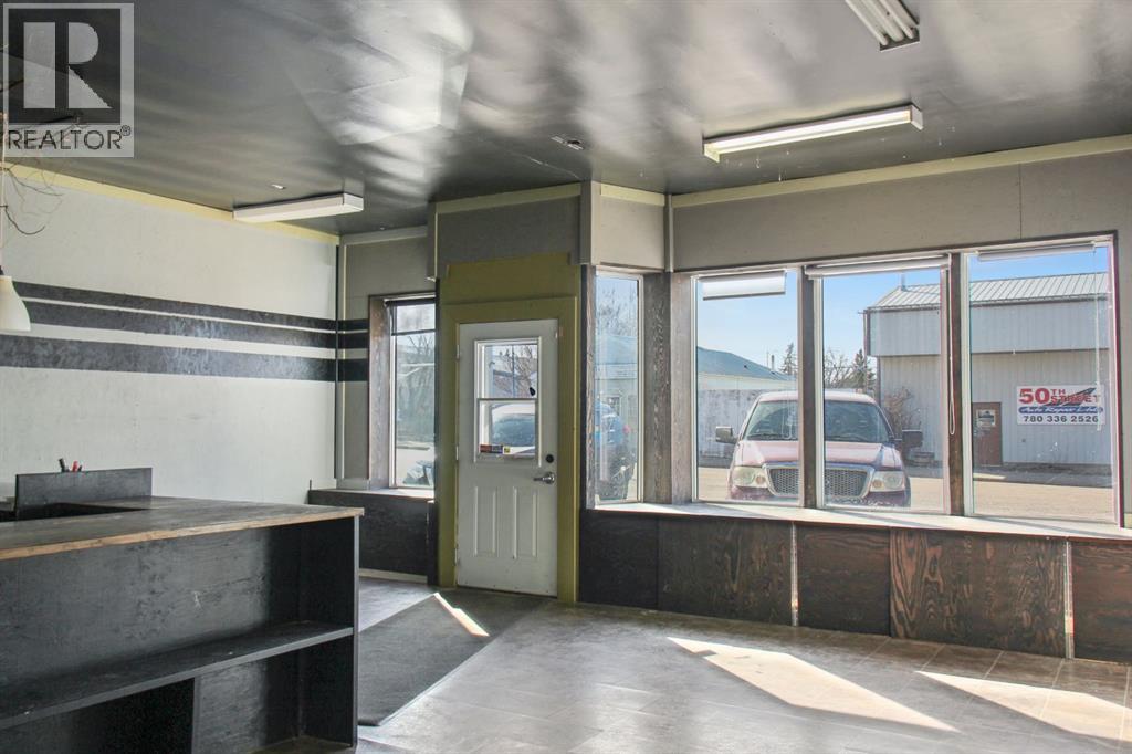 5213 50 Street - photo 3