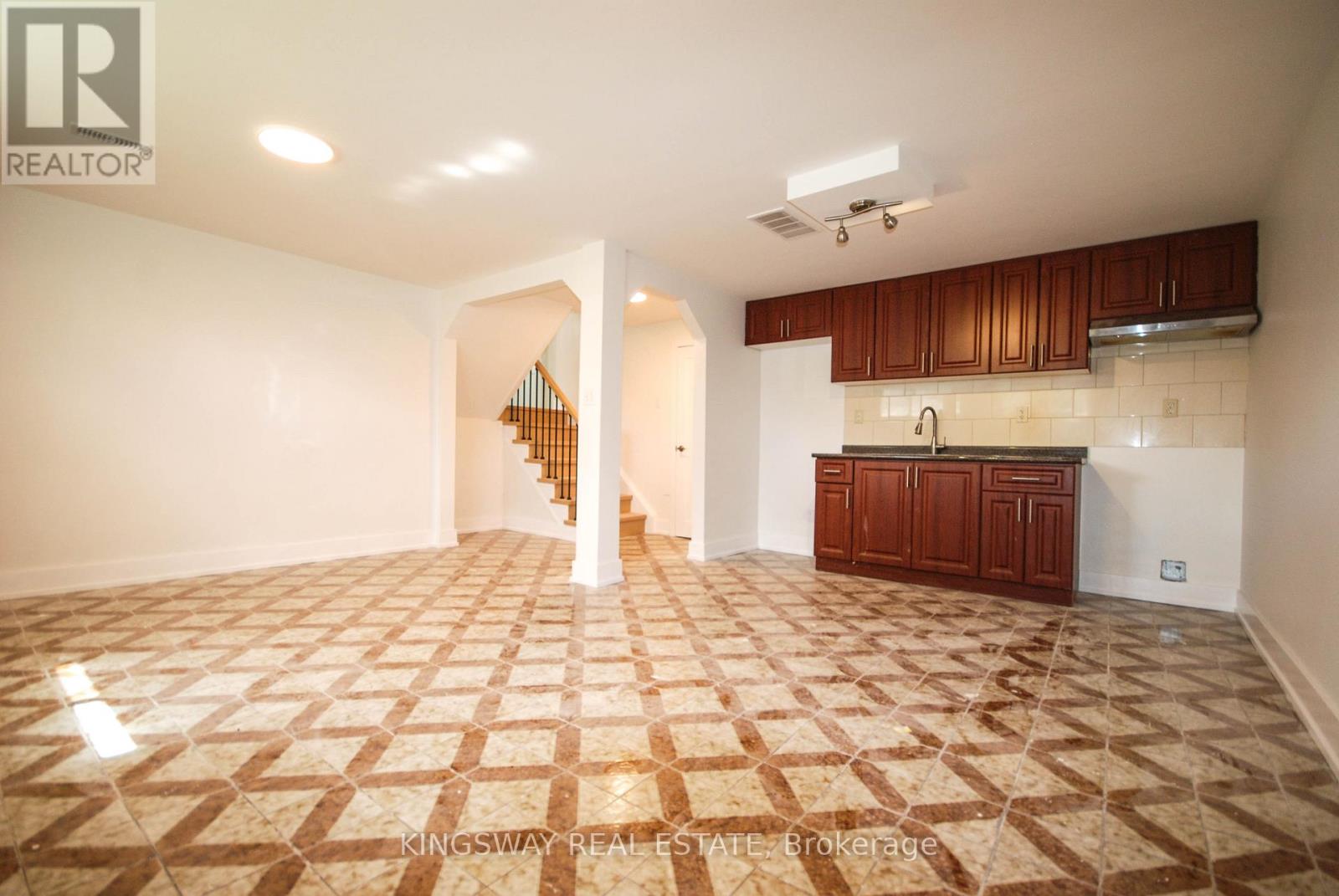 24 ARCHDEKIN DRIVE - 23