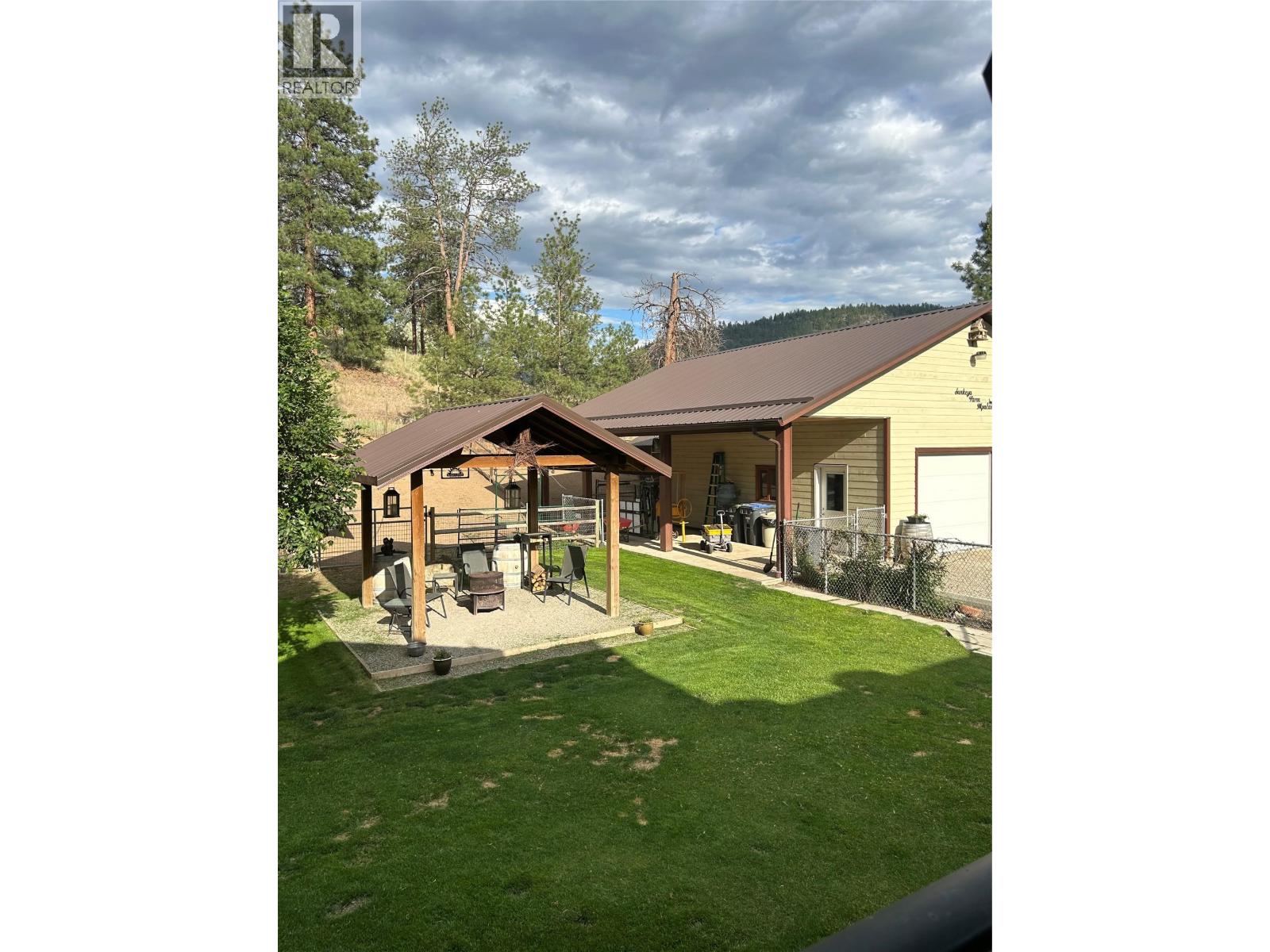1264 Green Lake Road, Oliver