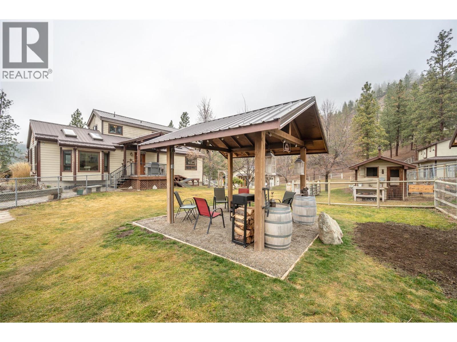 1264 Green Lake Road, Oliver