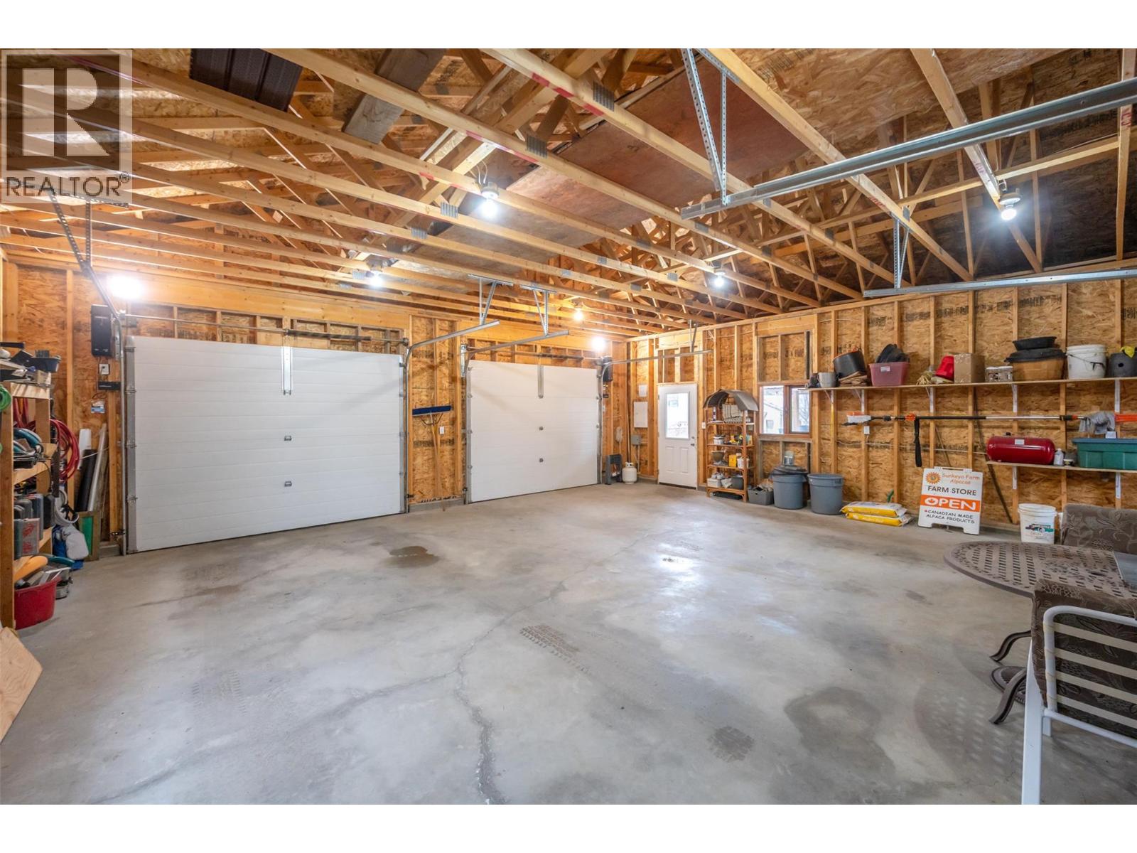 1264 Green Lake Road, Oliver