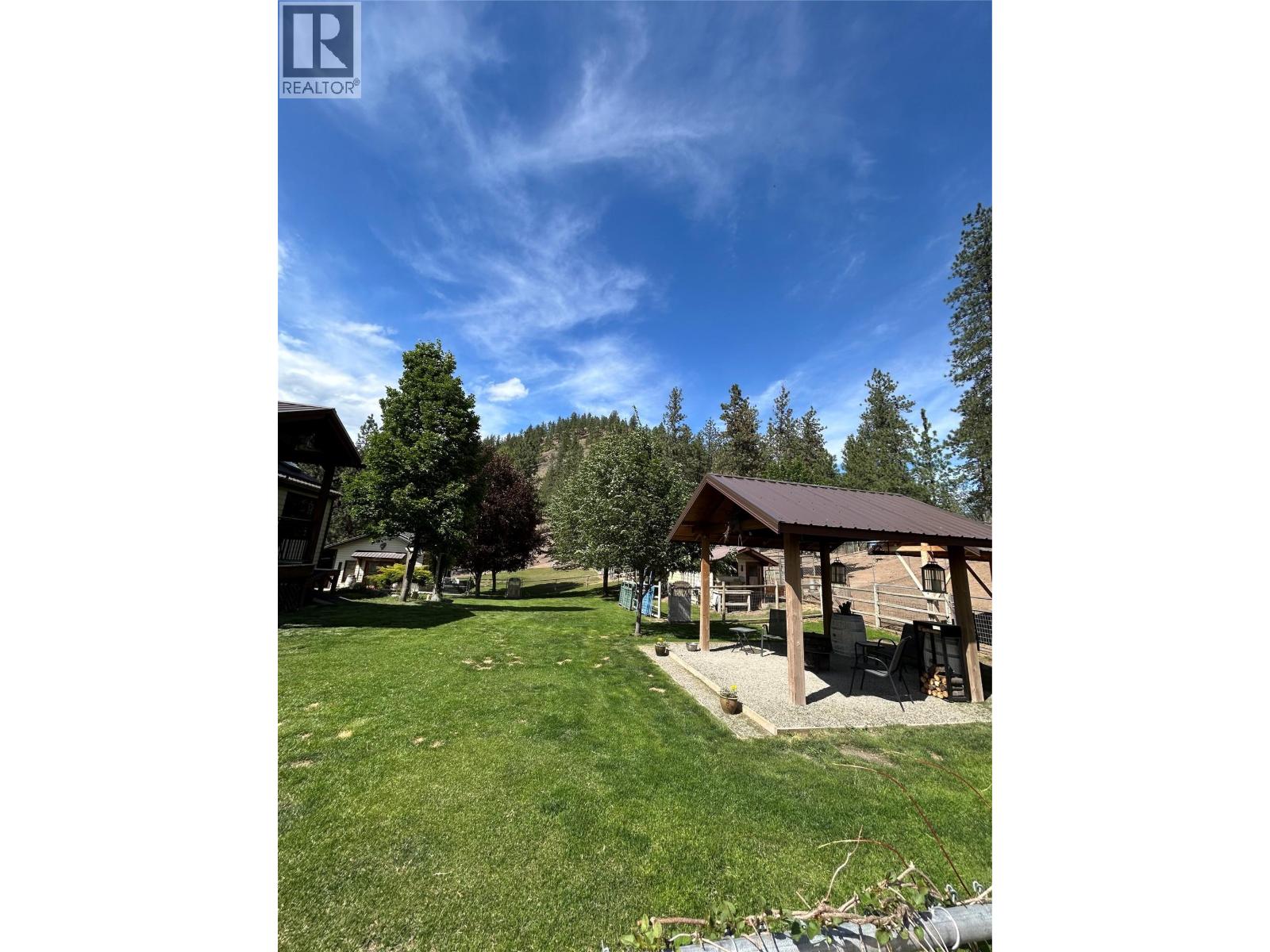 1264 Green Lake Road, Oliver
