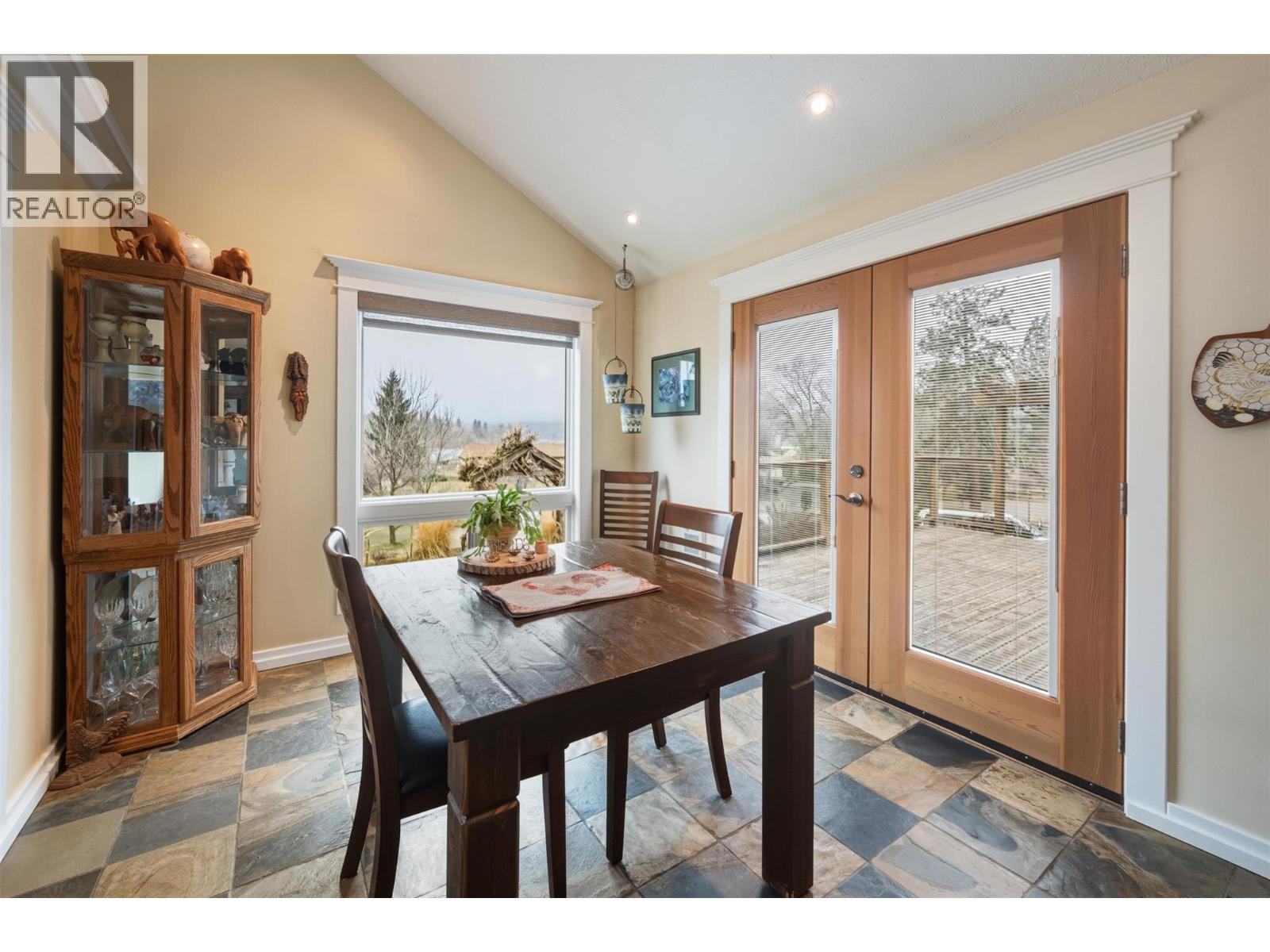 1264 Green Lake Road, Oliver