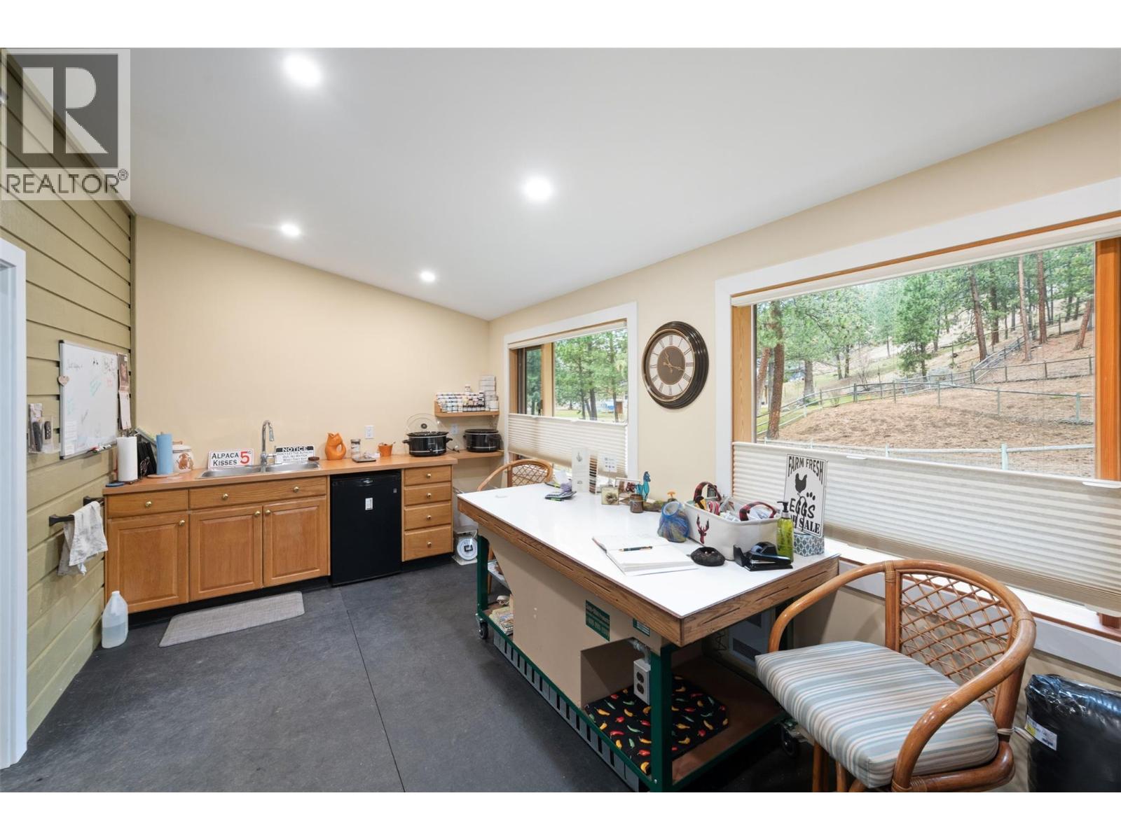 1264 Green Lake Road, Oliver